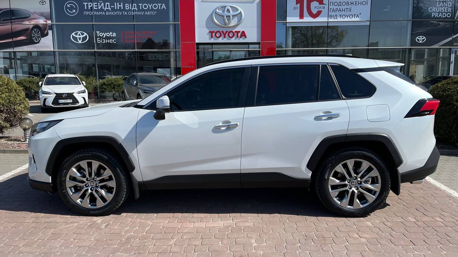 Toyota RAV4 2023 року з пробігом 27513 км, Універсал, Тойота Центр Хмельницький "Гранд Мотор", м.Хмельницький - 1948800 ГРН | Фото № 3