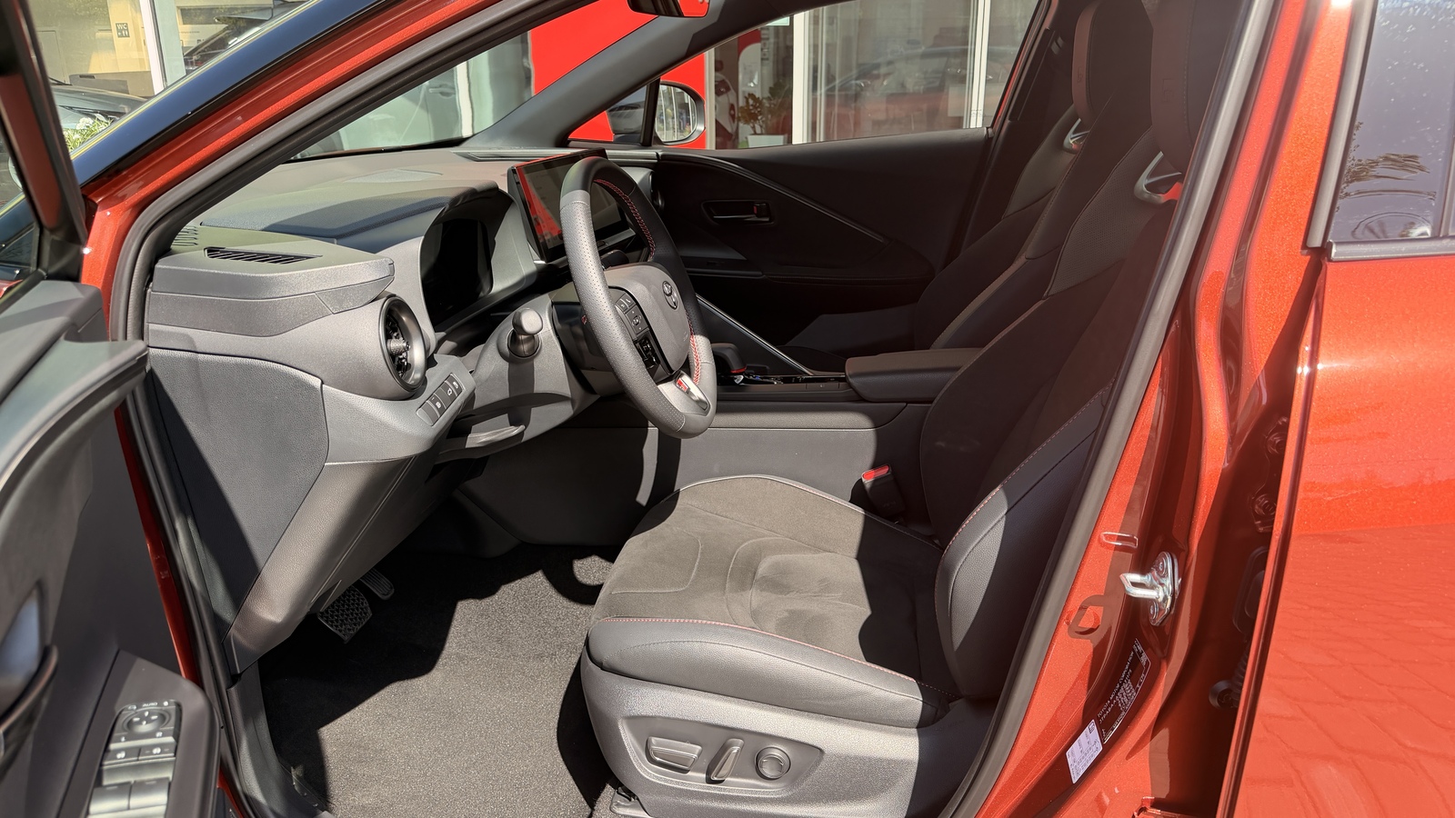 Toyota C-HR 2025 року з пробігом 335 км, Хетчбек, Тойота Центр Кривий Ріг "Алмаз Сістем", м.Кривий Ріг - 1800000 ГРН | Фото № 12