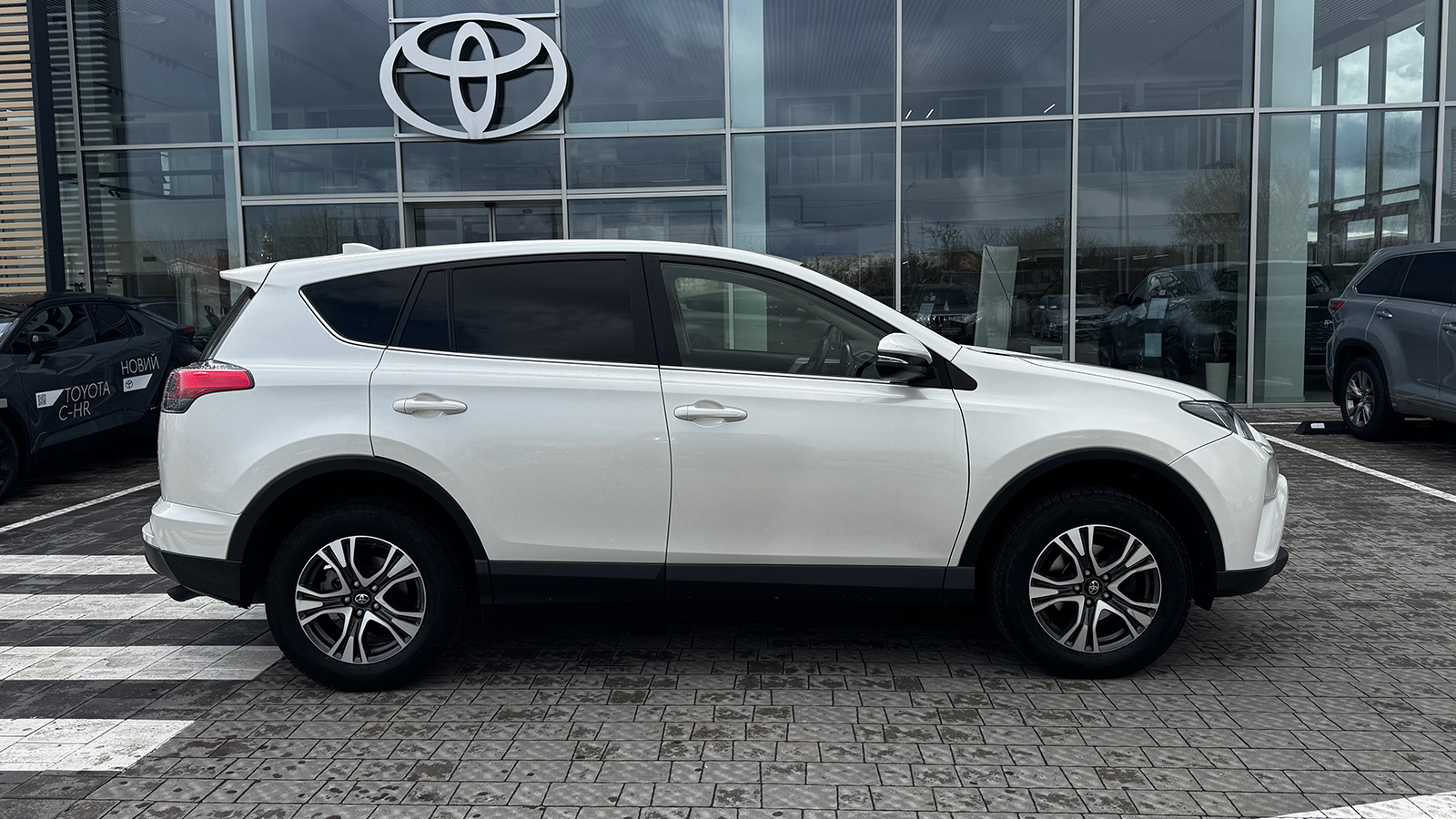 Toyota RAV4 2017 року з пробігом 64536 км, Універсал, Тойота Центр Рівне "Агат Авто", м.Рівне - 960300 ГРН | Фото № 16