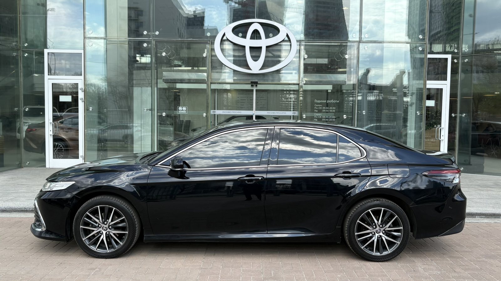 Toyota CAMRY 2021 року з пробігом 200435 км, Седан, Тойота Центр Київ "Автосаміт Укравто", м.Київ - 1191000 ГРН | Фото № 3