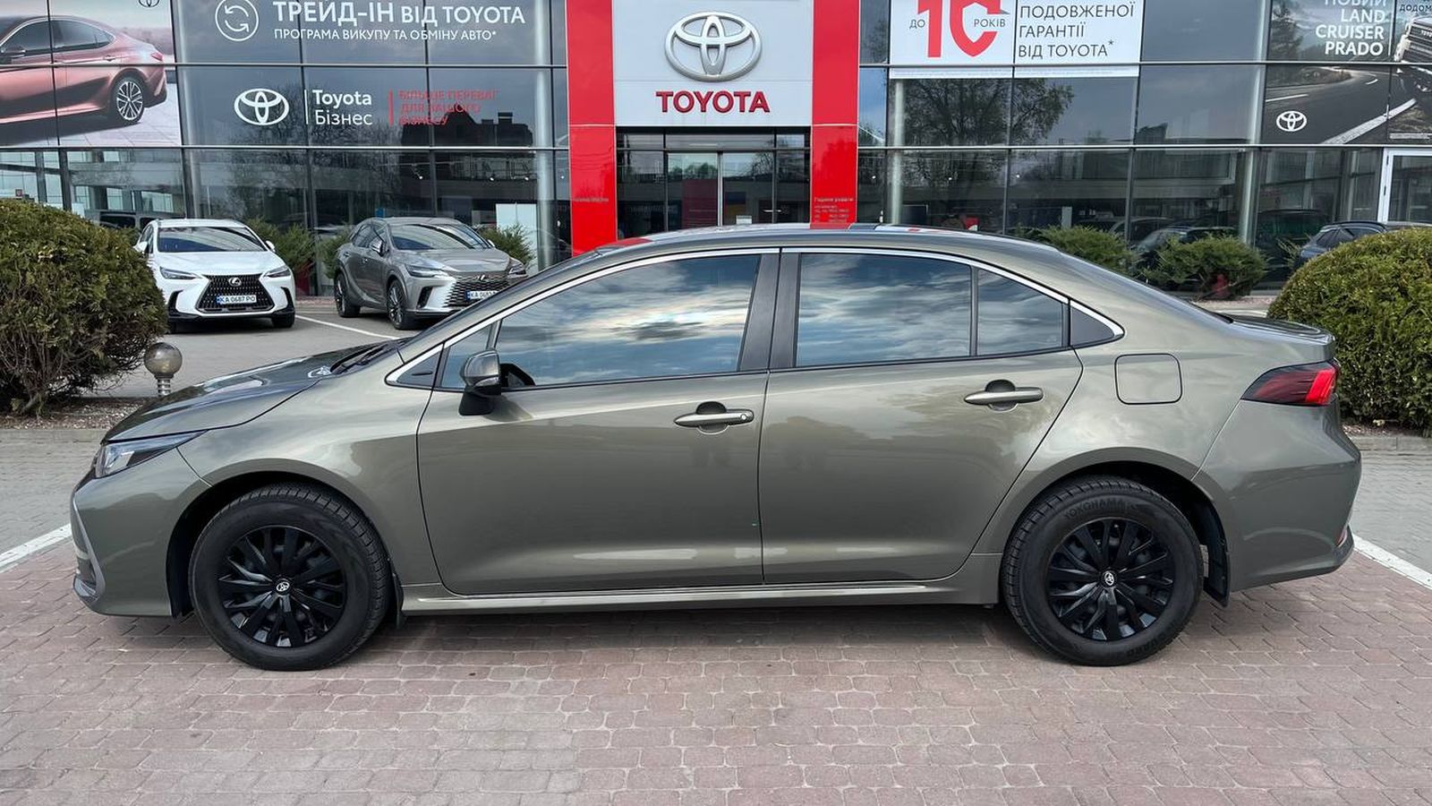 Toyota COROLLA 2021 року з пробігом 97308 км, Седан, Тойота Центр Хмельницький "Гранд Мотор", м.Хмельницький - 815000 ГРН | Фото № 3