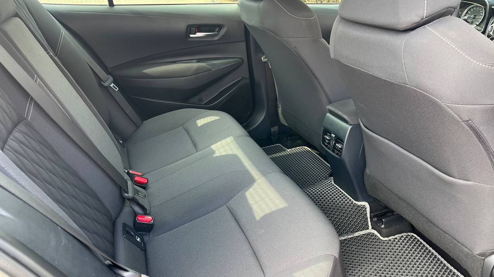 Toyota COROLLA 2021 року з пробігом 97308 км, Седан, Тойота Центр Хмельницький "Гранд Мотор", м.Хмельницький - 815000 ГРН | Фото № 7