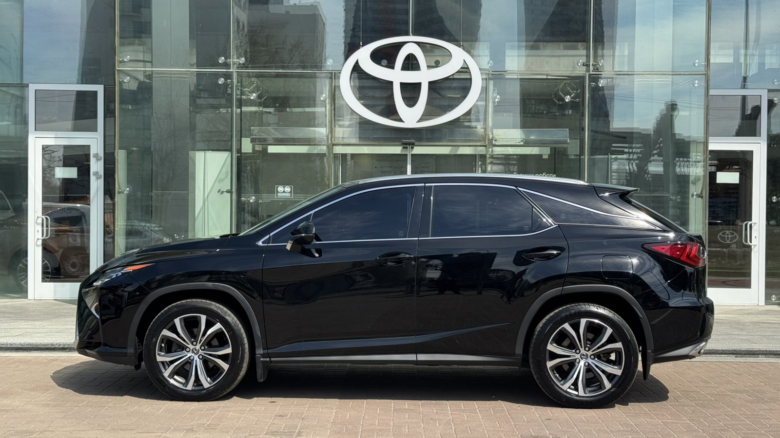 Lexus RX 2018 року з пробігом 80126 км, Універсал, Тойота Центр Київ "Автосаміт Укравто", м.Київ - 1730000 ГРН | Фото № 3