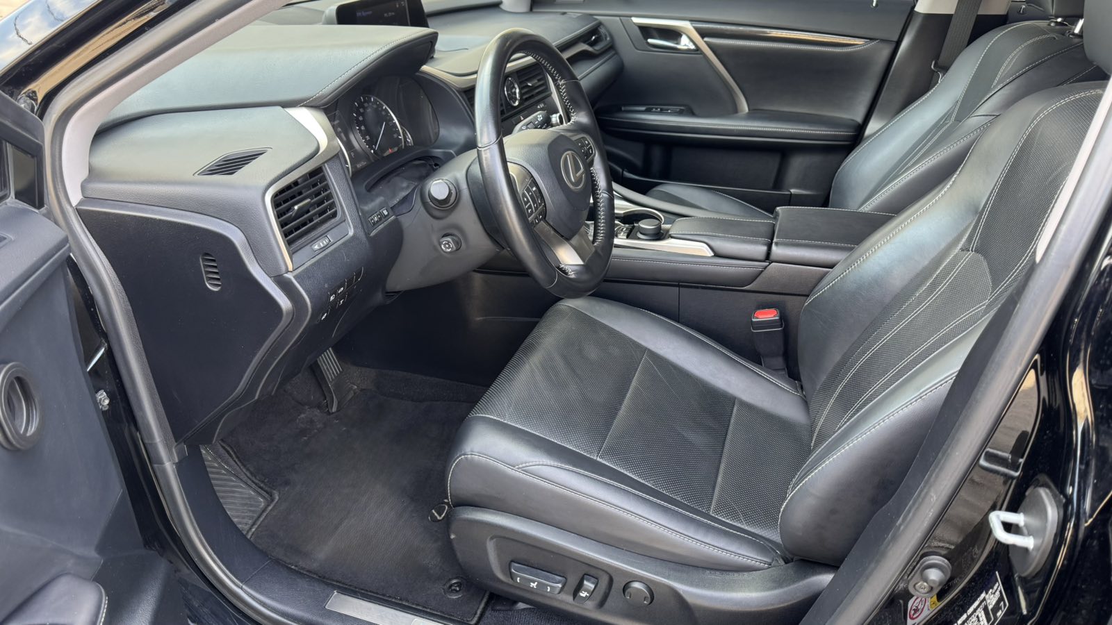 Lexus RX 2018 року з пробігом 80126 км, Універсал, Тойота Центр Київ "Автосаміт Укравто", м.Київ - 1730000 ГРН | Фото № 12