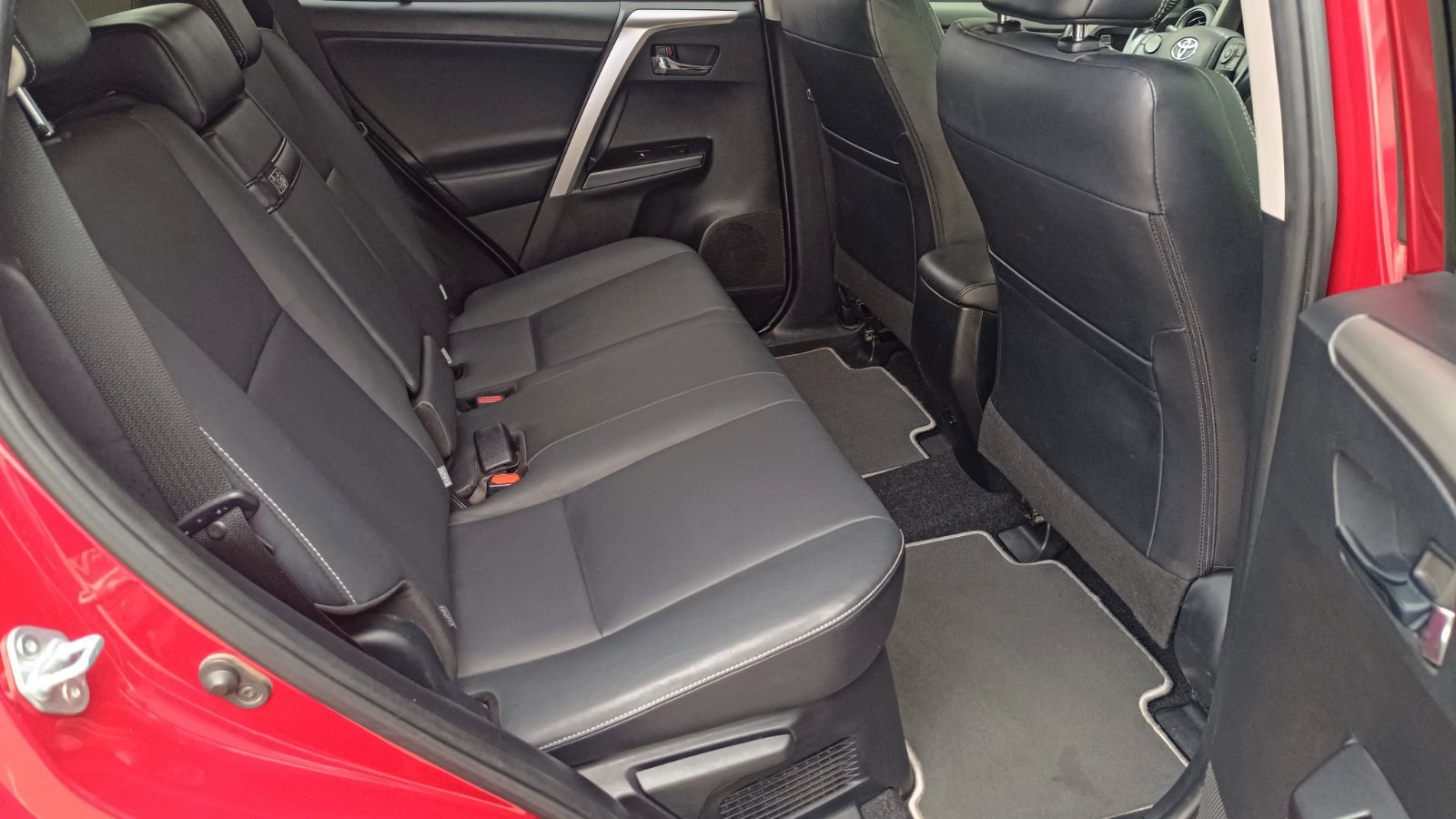 Toyota RAV4 2017 року з пробігом 202117 км, Універсал, Тойота Центр Київ «ВІДІ Аеропорт», м.Київ - 1000000 ГРН | Фото № 7