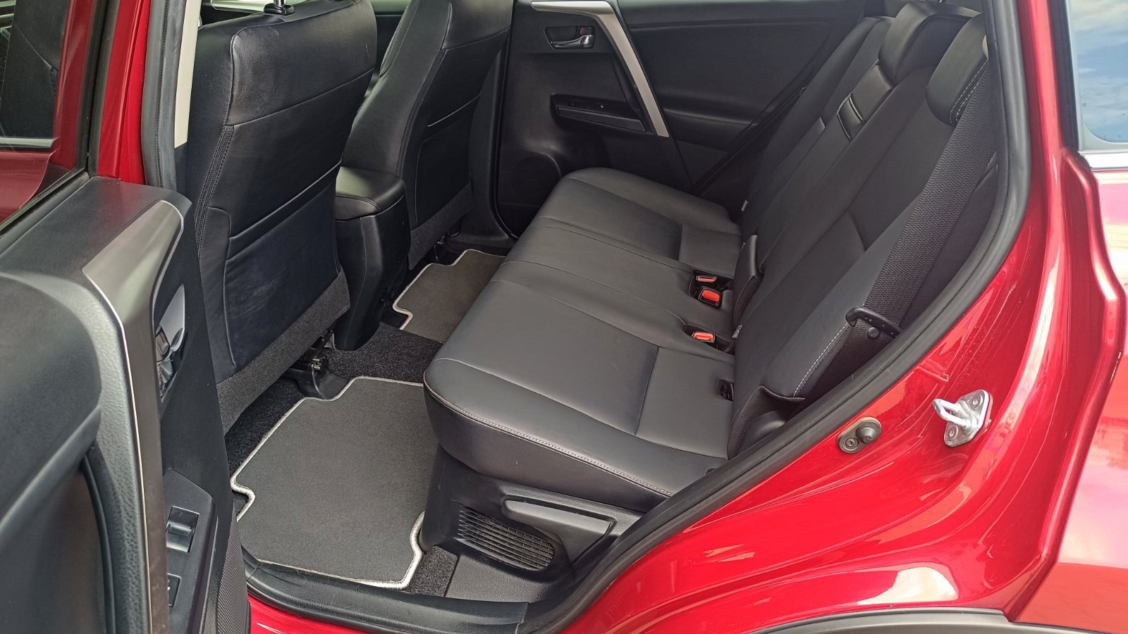 Toyota RAV4 2017 року з пробігом 202117 км, Універсал, Тойота Центр Київ «ВІДІ Аеропорт», м.Київ - 1000000 ГРН | Фото № 11