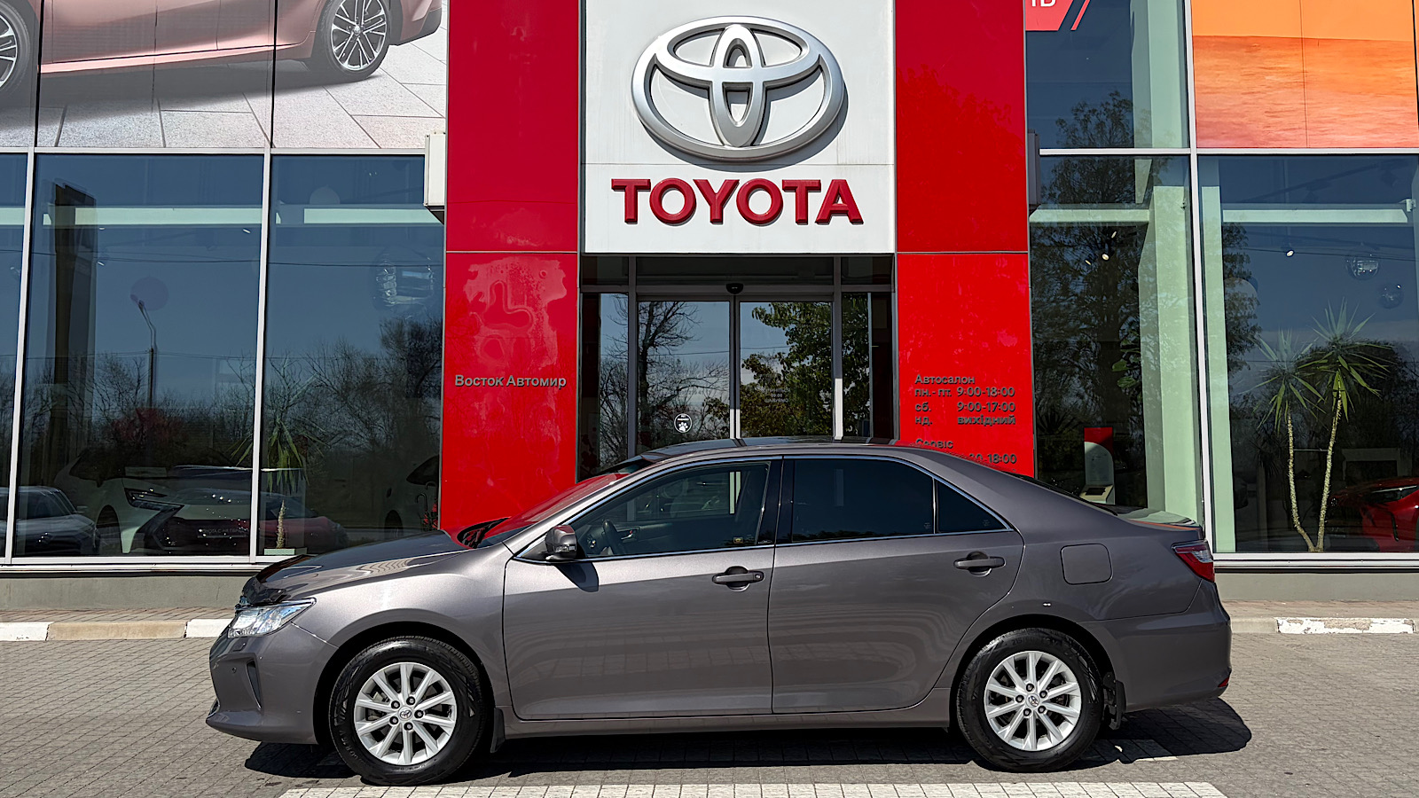 Toyota CAMRY 2017 року з пробігом 95051 км, Седан, Тойота Центр Запоріжжя "Восток Автомир", м.Запоріжжя - 749700 ГРН | Фото № 3