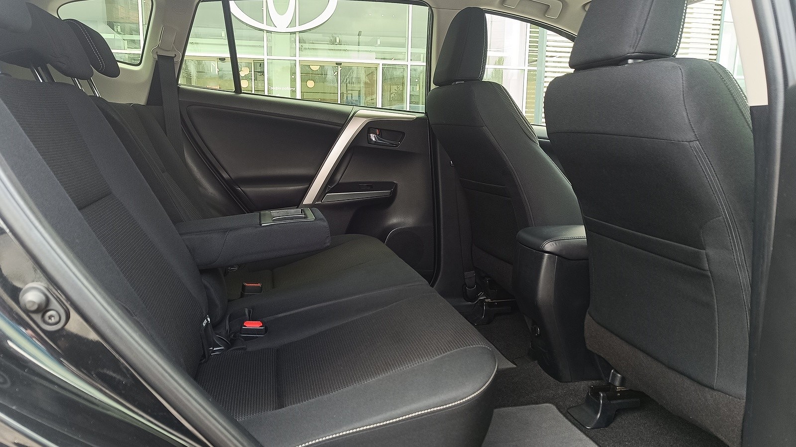 Toyota RAV4 2017 року з пробігом 140836 км, Універсал, Тойота Центр Київ "ВіДі Автострада", м.Київ - 860000 ГРН | Фото № 7