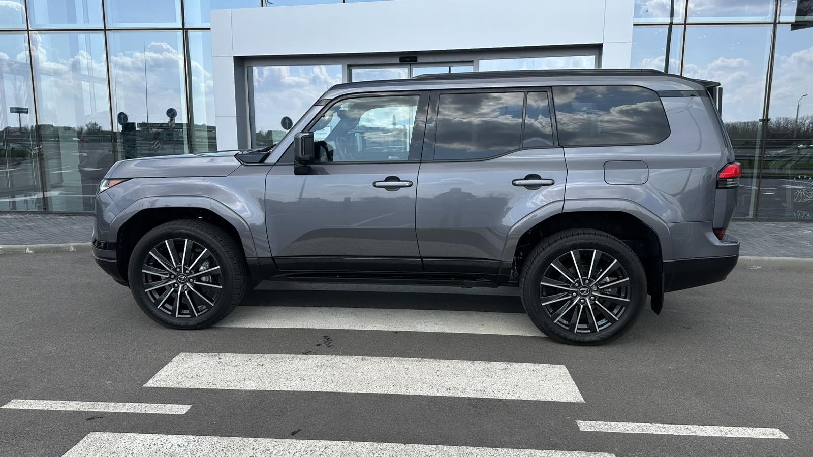 Lexus GX 2024 року з пробігом 6250 км, Універсал, Лексус Київ Аеропорт, м.Київ - 3982340 ГРН | Фото № 3