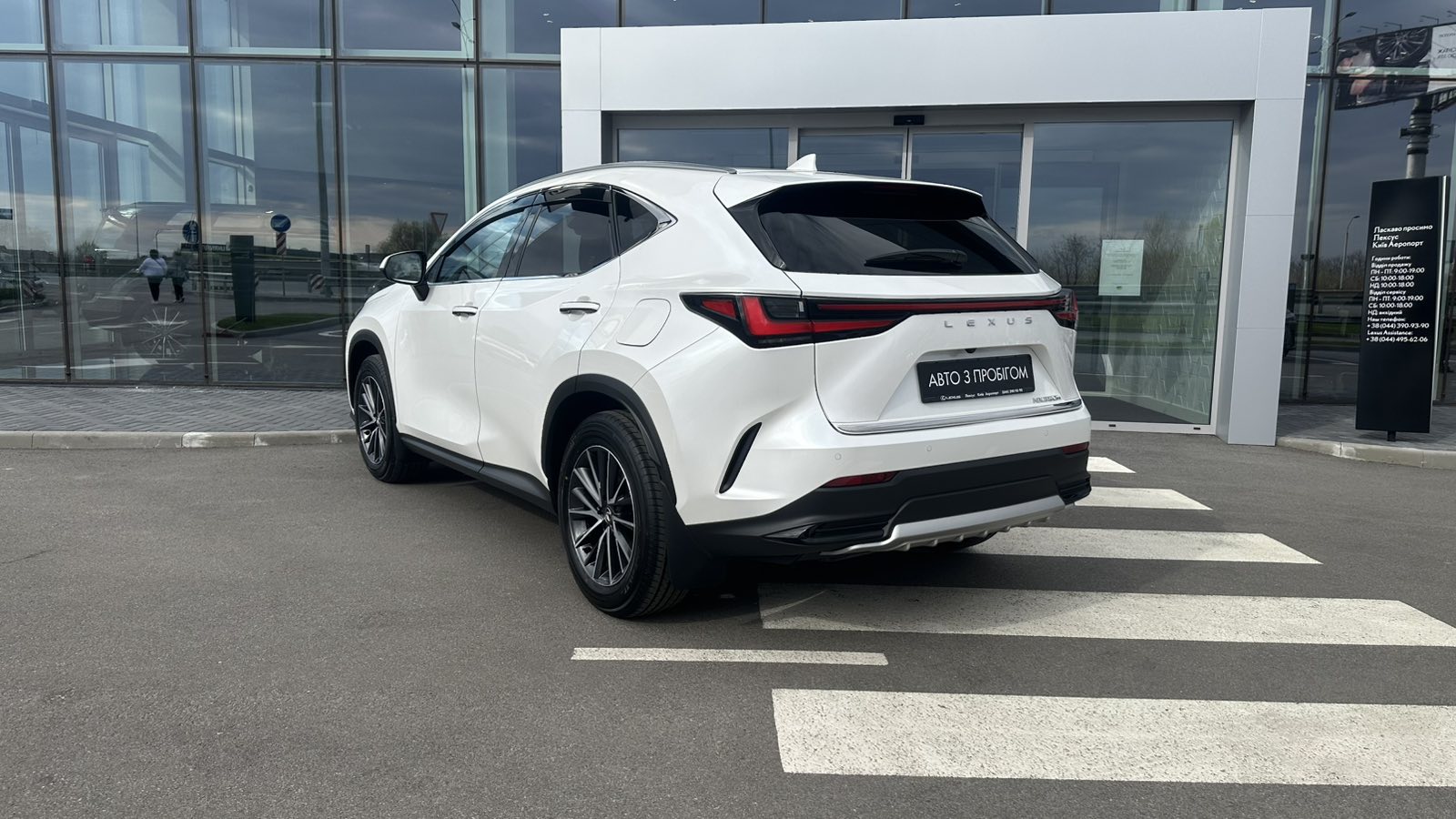 Lexus NX 2024 року з пробігом 6338 км, Універсал, Лексус Київ Аеропорт, м.Київ - 2994453 ГРН | Фото № 2
