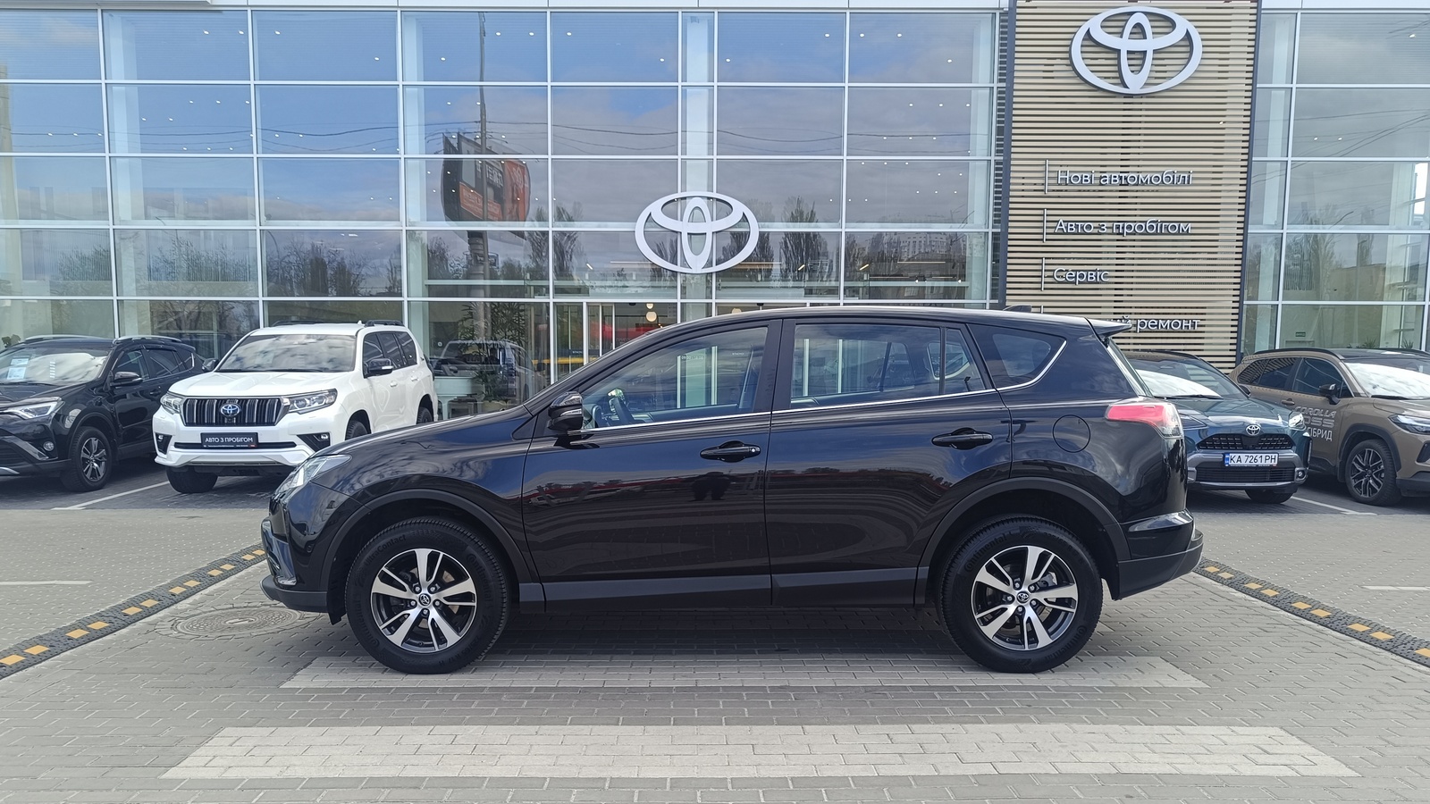 Toyota RAV4 2017 року з пробігом 132219 км, Універсал, Тойота Центр Київ "ВіДі Автострада", м.Київ - 940000 ГРН | Фото № 3