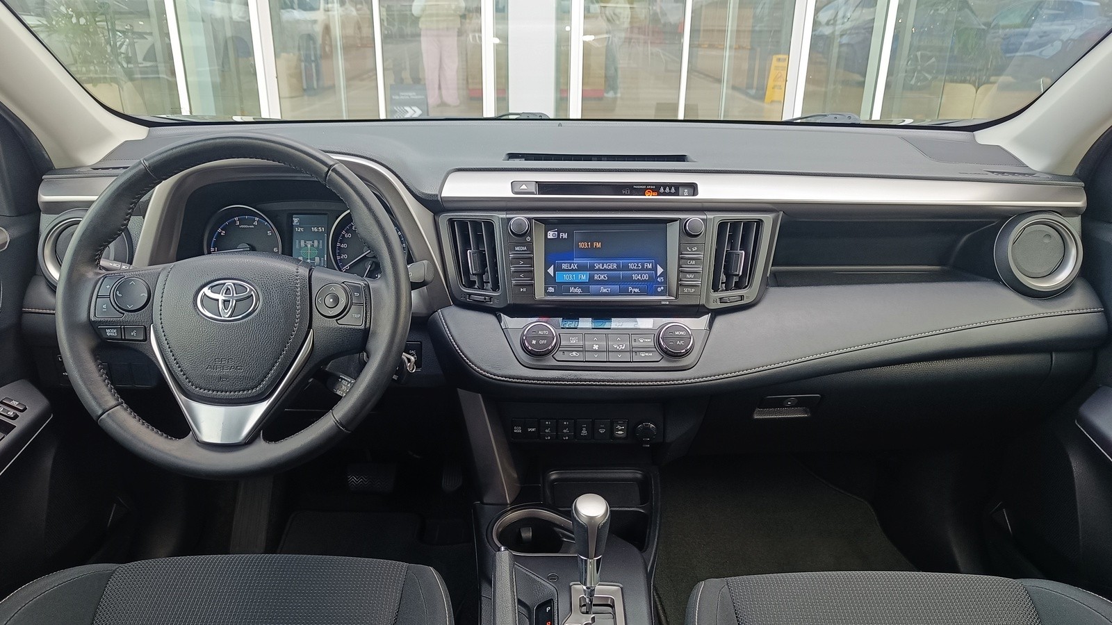 Toyota RAV4 2017 року з пробігом 132219 км, Універсал, Тойота Центр Київ "ВіДі Автострада", м.Київ - 940000 ГРН | Фото № 8