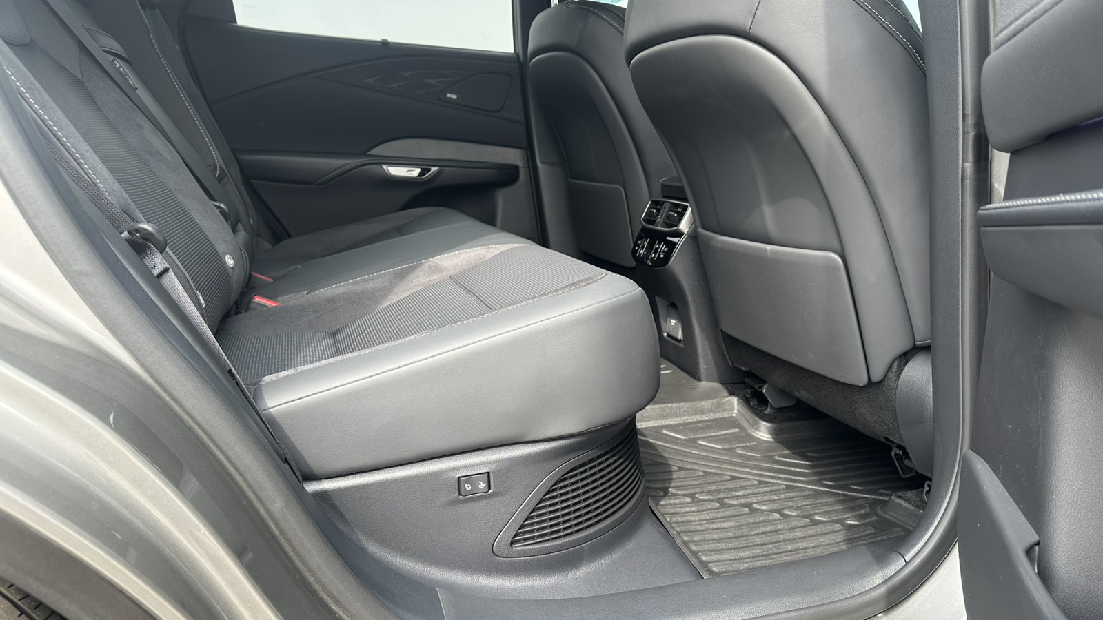 Lexus RX 2024 року з пробігом 8500 км, Універсал, Лексус Київ Аеропорт, м.Київ - 3982000 ГРН | Фото № 7