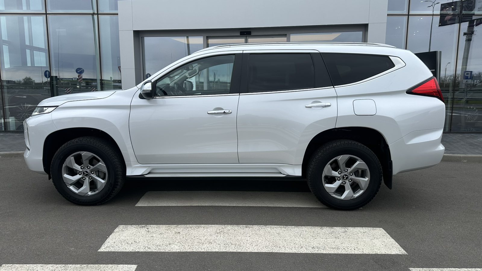 Інші авто MITSUBISHI PAJERO SPORT 2024 року з пробігом 28500 км, Універсал, Лексус Київ Аеропорт, м.Київ - 2010450 ГРН | Фото № 3