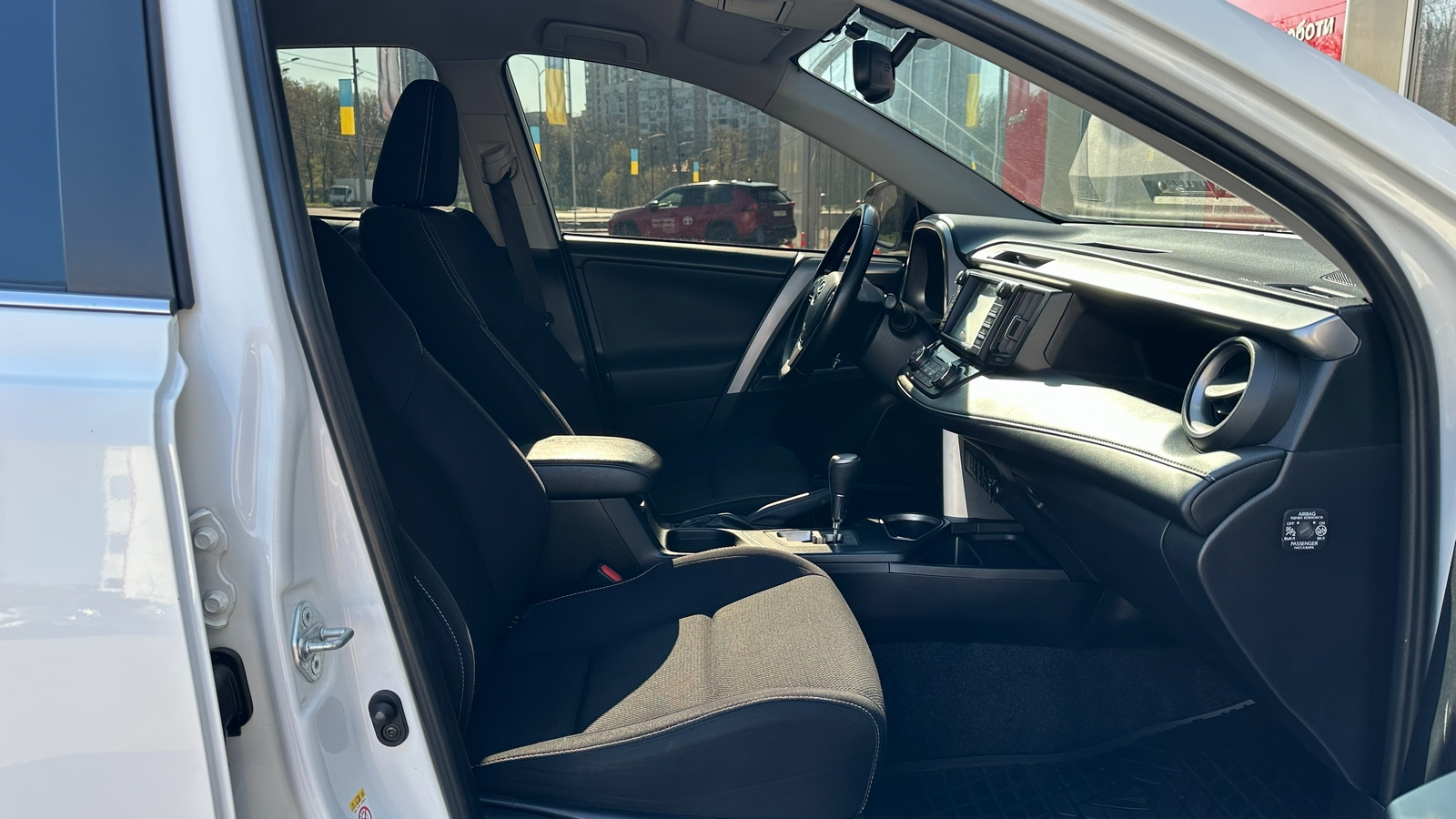 Toyota RAV4 2017 року з пробігом 177912 км, Універсал, Тойота Центр Харків "Артсіті", м.Харків - 902000 ГРН | Фото № 6