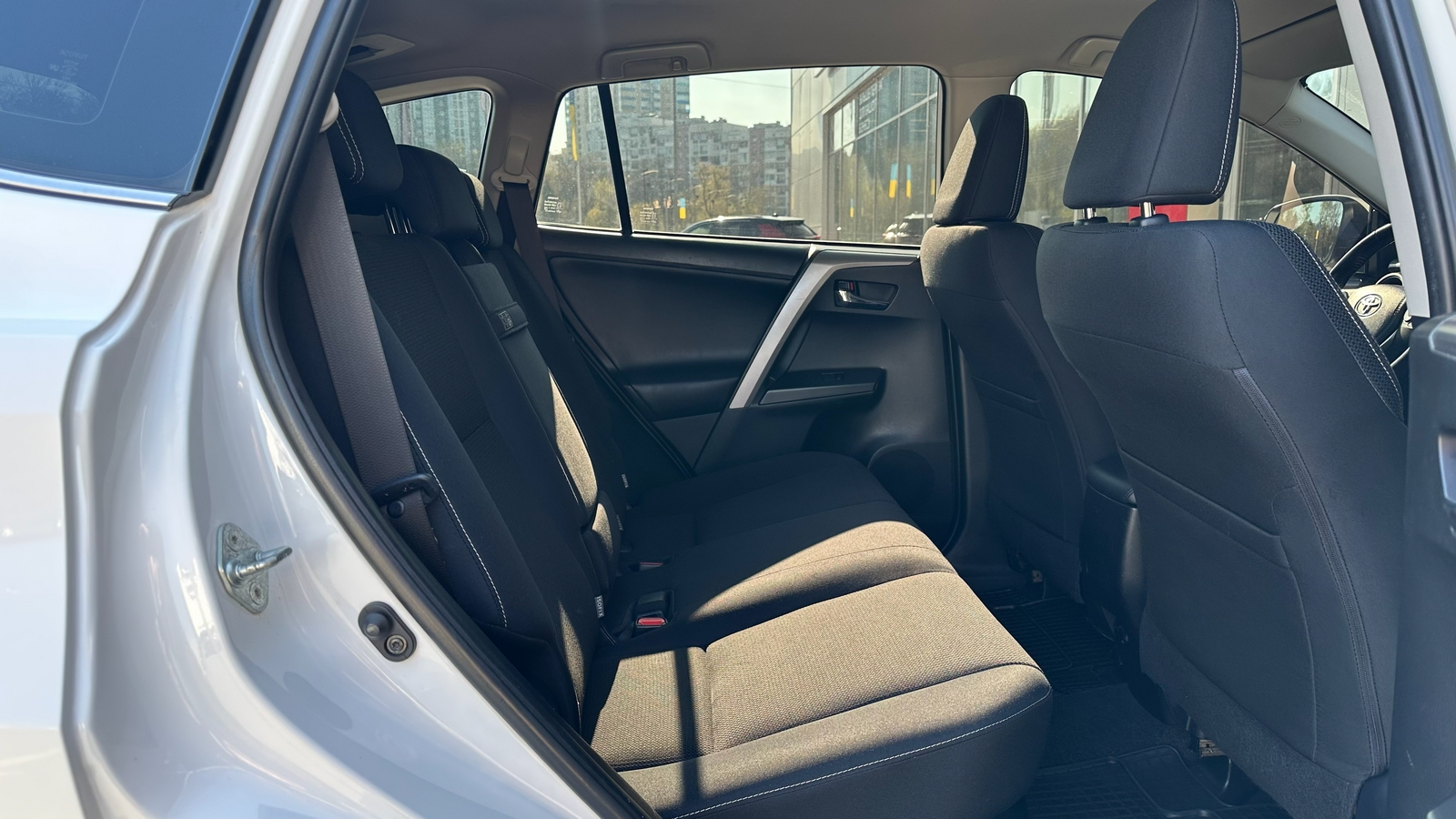 Toyota RAV4 2017 року з пробігом 177912 км, Універсал, Тойота Центр Харків "Артсіті", м.Харків - 902000 ГРН | Фото № 7