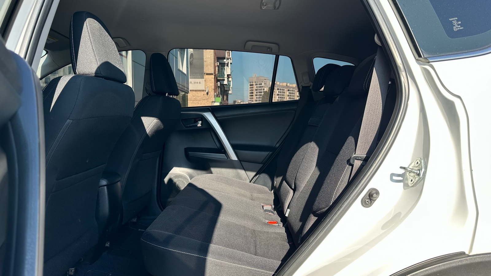 Toyota RAV4 2017 року з пробігом 177912 км, Універсал, Тойота Центр Харків "Артсіті", м.Харків - 902000 ГРН | Фото № 11