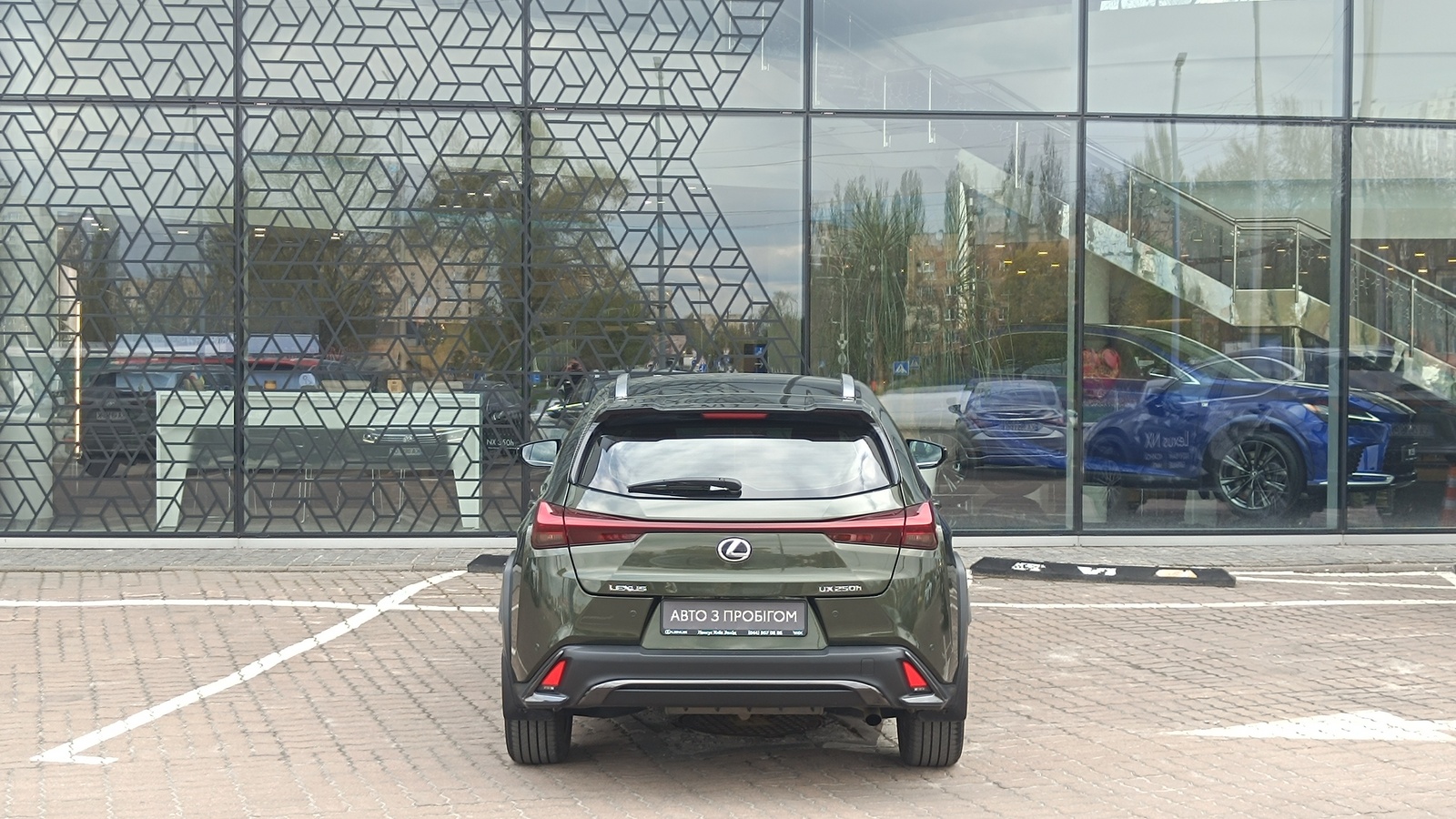 Lexus UX 2023 року з пробігом 56873 км, Хетчбек, Лексус Київ Захід, м.Київ - 1630000 ГРН | Фото № 4