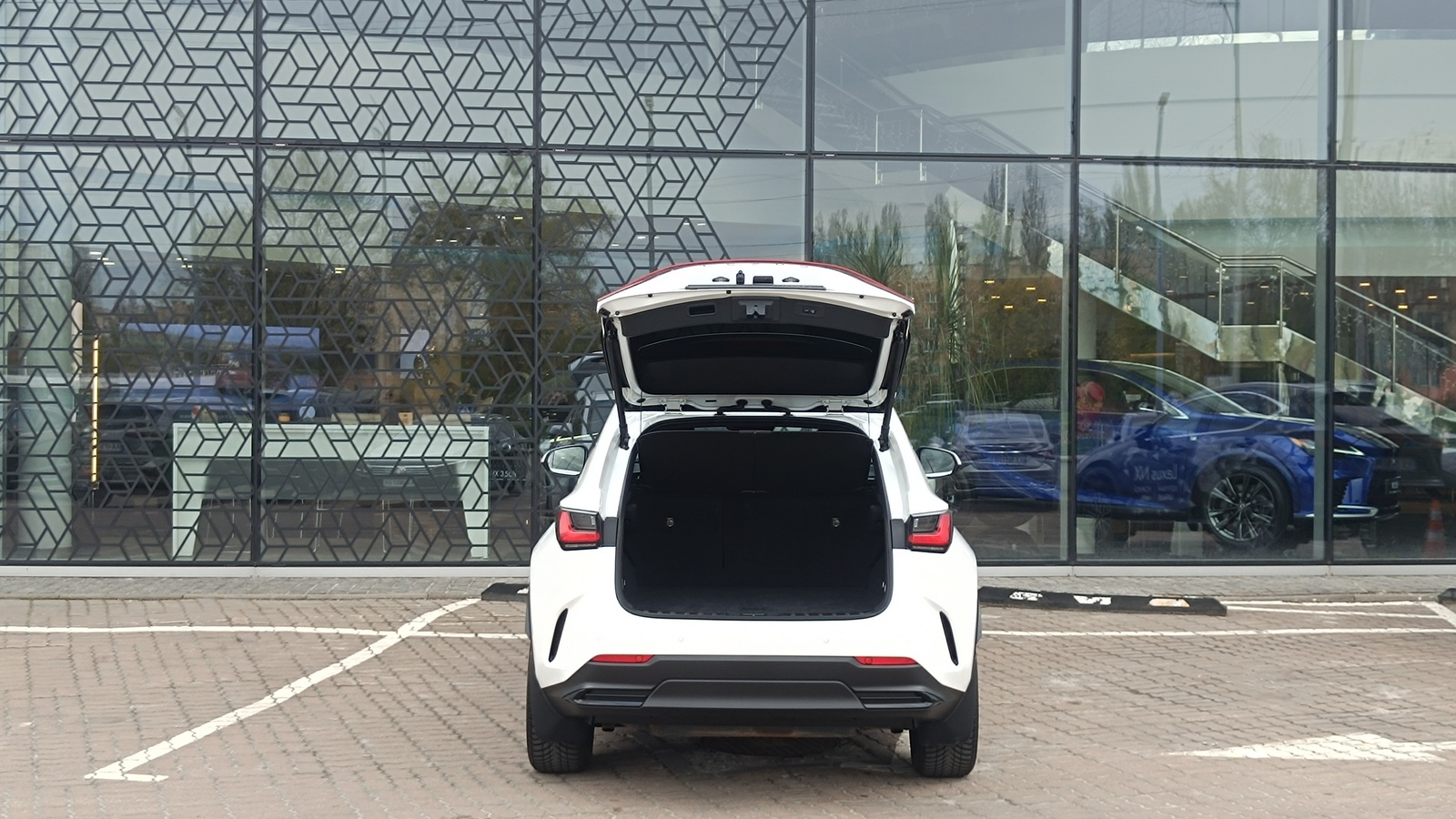 Lexus NX 2022 року з пробігом 42973 км, Універсал, Лексус Київ Захід, м.Київ - 2075000 ГРН | Фото № 10