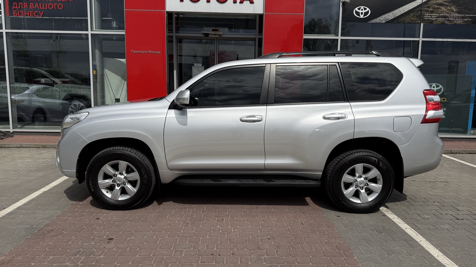 Toyota LAND CRUISER PRADO 2014 року з пробігом 128418 км, Універсал, Тойота Центр Вінниця "Преміум Мотор", м.Вінниця - 1342000 ГРН | Фото № 3