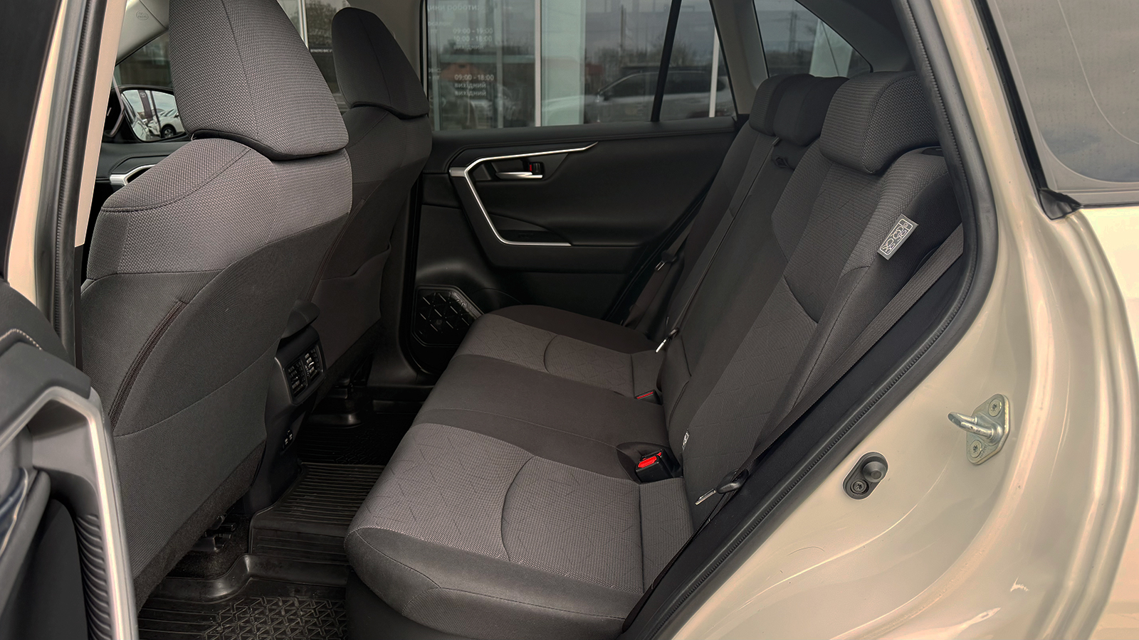 Toyota RAV4 2019 року з пробігом 82239 км, Універсал, Тойота Центр Рівне "Агат Авто", м.Рівне - 1331520 ГРН | Фото № 11