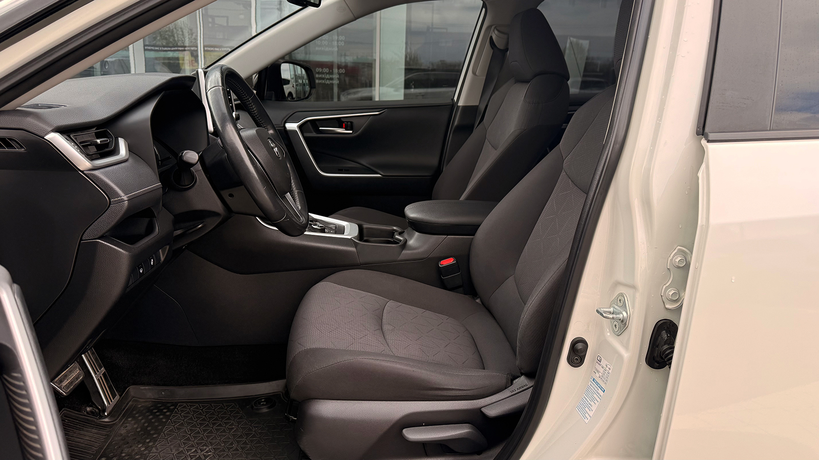 Toyota RAV4 2019 року з пробігом 82239 км, Універсал, Тойота Центр Рівне "Агат Авто", м.Рівне - 1331520 ГРН | Фото № 12