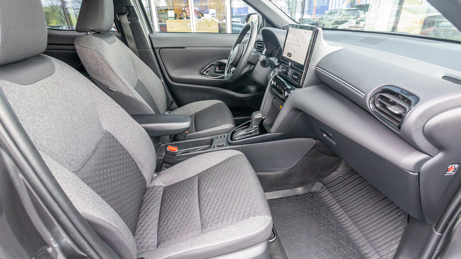 Toyota YARIS CROSS 2025 року з пробігом 10868 км, Хетчбек, Тойота Центр Дніпро "Алмаз Мотор" на Запорізькому шосе, м.Дніпро - 1320000 ГРН | Фото № 6