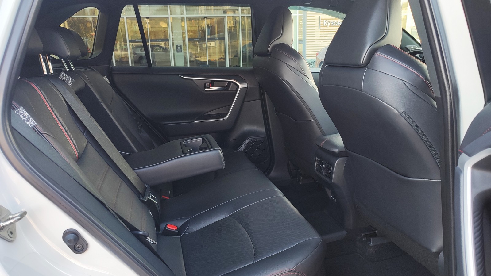 Toyota RAV4 Plug-In 2023 року з пробігом 73757 км, Універсал, Тойота Центр Київ "ВіДі Автострада", м.Київ - 2340000 ГРН | Фото № 7