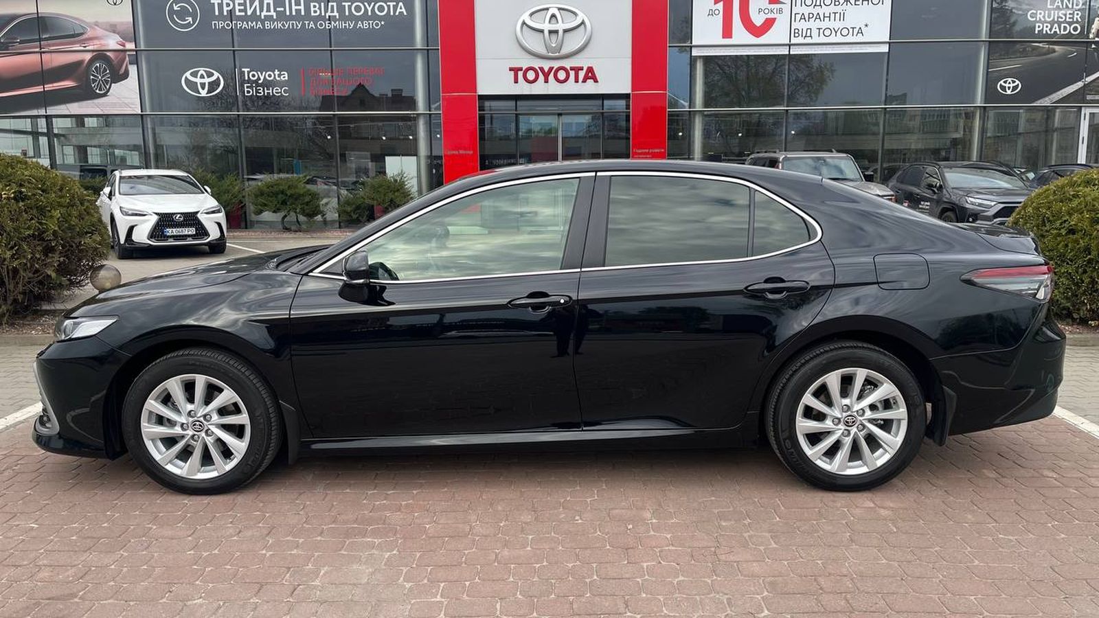 Toyota CAMRY 2023 року з пробігом 38937 км, Седан, Тойота Центр Хмельницький "Гранд Мотор", м.Хмельницький - 1257000 ГРН | Фото № 3