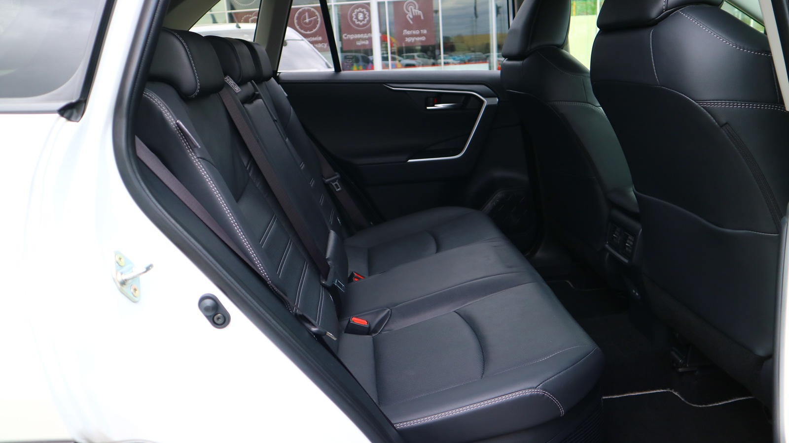 Toyota RAV4 2025 року з пробігом 10900 км, Універсал, Тойота Центр Київ "Автосаміт Укравто Столичне", м.Київ - 2365000 ГРН | Фото № 7