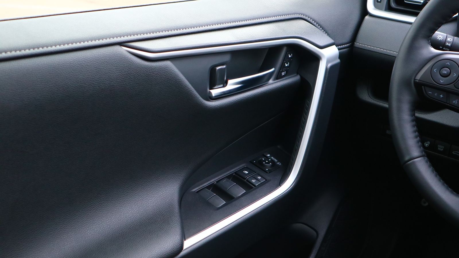 Toyota RAV4 2025 року з пробігом 10900 км, Універсал, Тойота Центр Київ "Автосаміт Укравто Столичне", м.Київ - 2365000 ГРН | Фото № 16