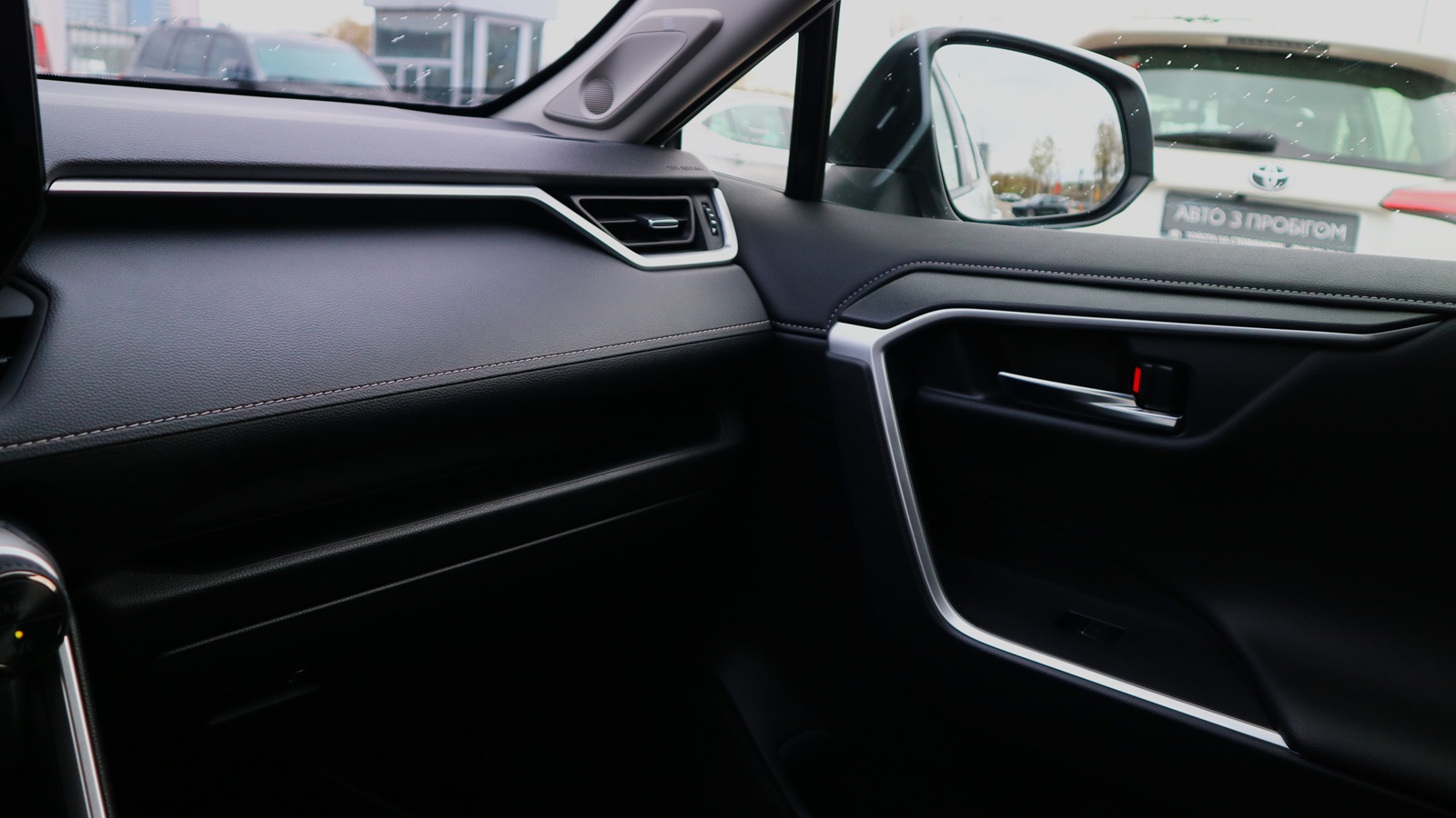 Toyota RAV4 2025 року з пробігом 10900 км, Універсал, Тойота Центр Київ "Автосаміт Укравто Столичне", м.Київ - 2365000 ГРН | Фото № 17