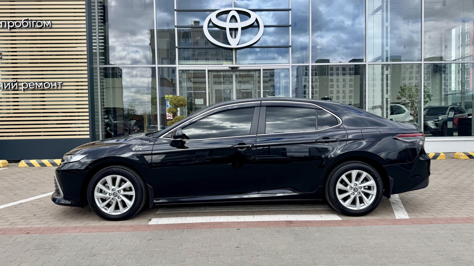 Toyota CAMRY 2023 року з пробігом 11225 км, Седан, Тойота Центр Чернігів "Соллі-Плюс", м.Чернігів - 1460000 ГРН | Фото № 3