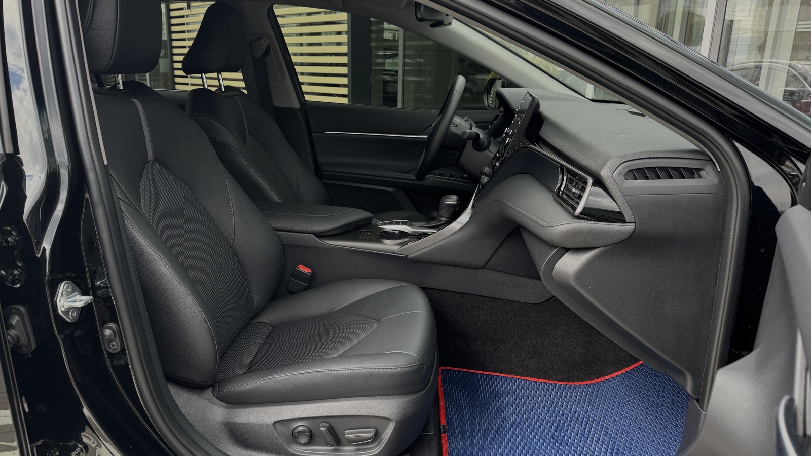 Toyota CAMRY 2023 року з пробігом 11225 км, Седан, Тойота Центр Чернігів "Соллі-Плюс", м.Чернігів - 1460000 ГРН | Фото № 6