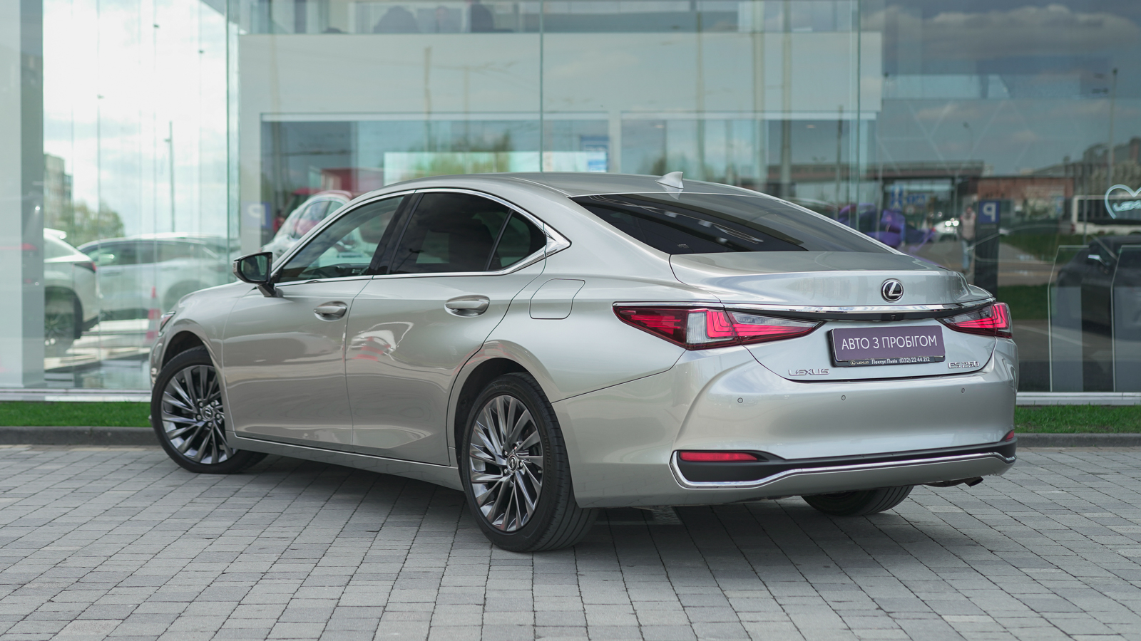 Lexus ES 2021 року з пробігом 91017 км, Седан, Лексус Львів, м.Львів - 1411200 ГРН | Фото № 2