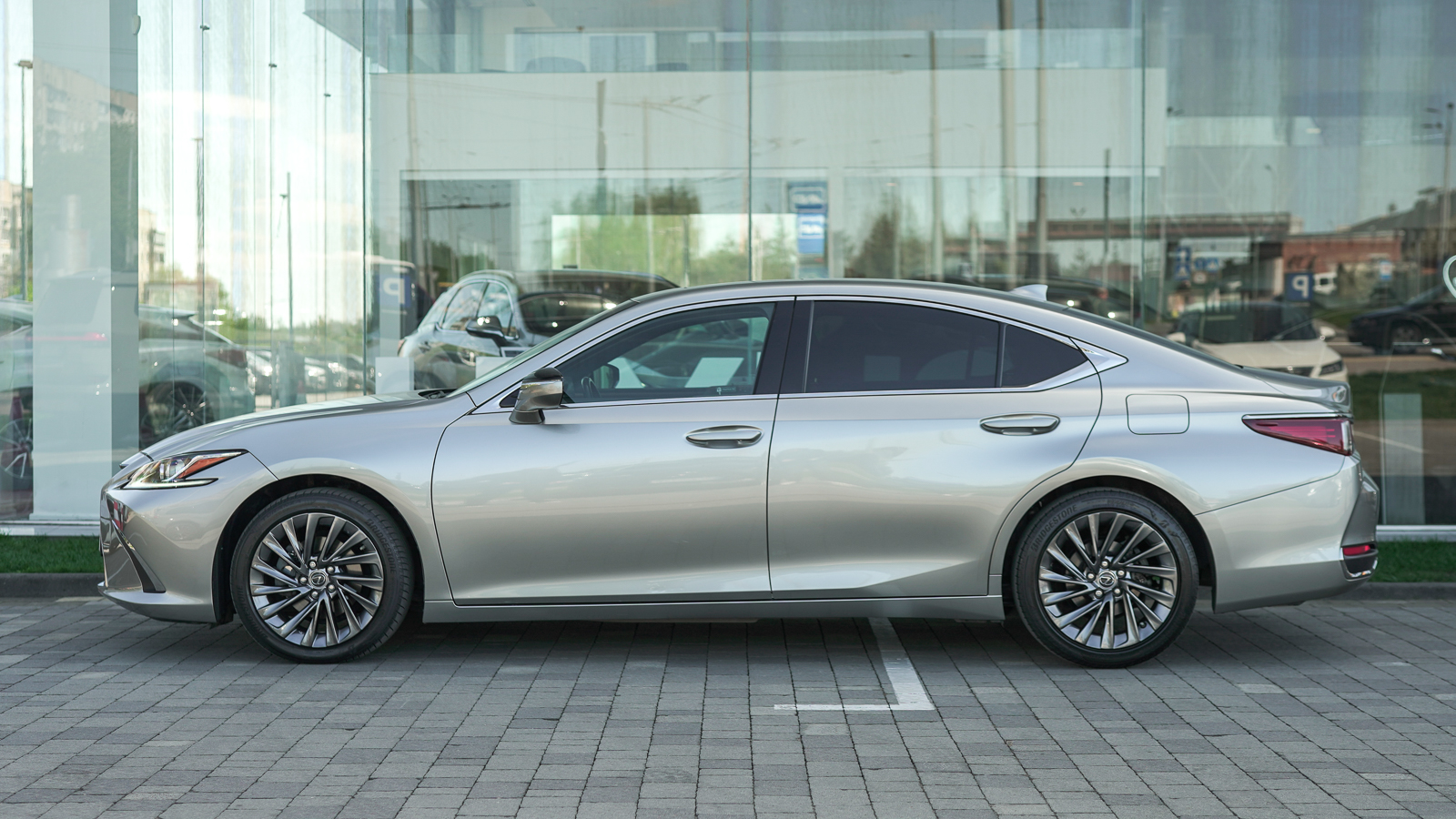 Lexus ES 2021 року з пробігом 91017 км, Седан, Лексус Львів, м.Львів - 1411200 ГРН | Фото № 3