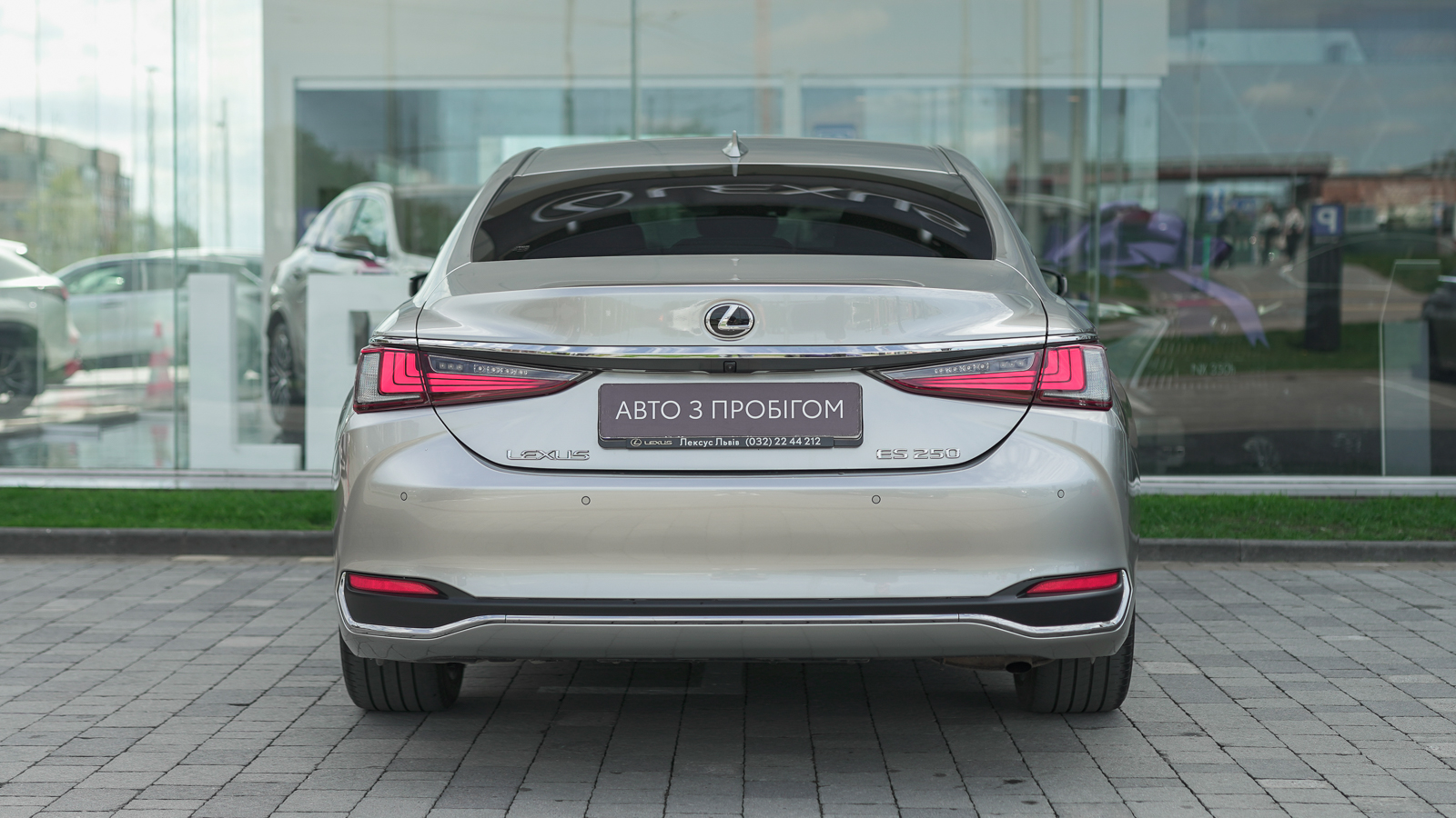 Lexus ES 2021 року з пробігом 91017 км, Седан, Лексус Львів, м.Львів - 1411200 ГРН | Фото № 4