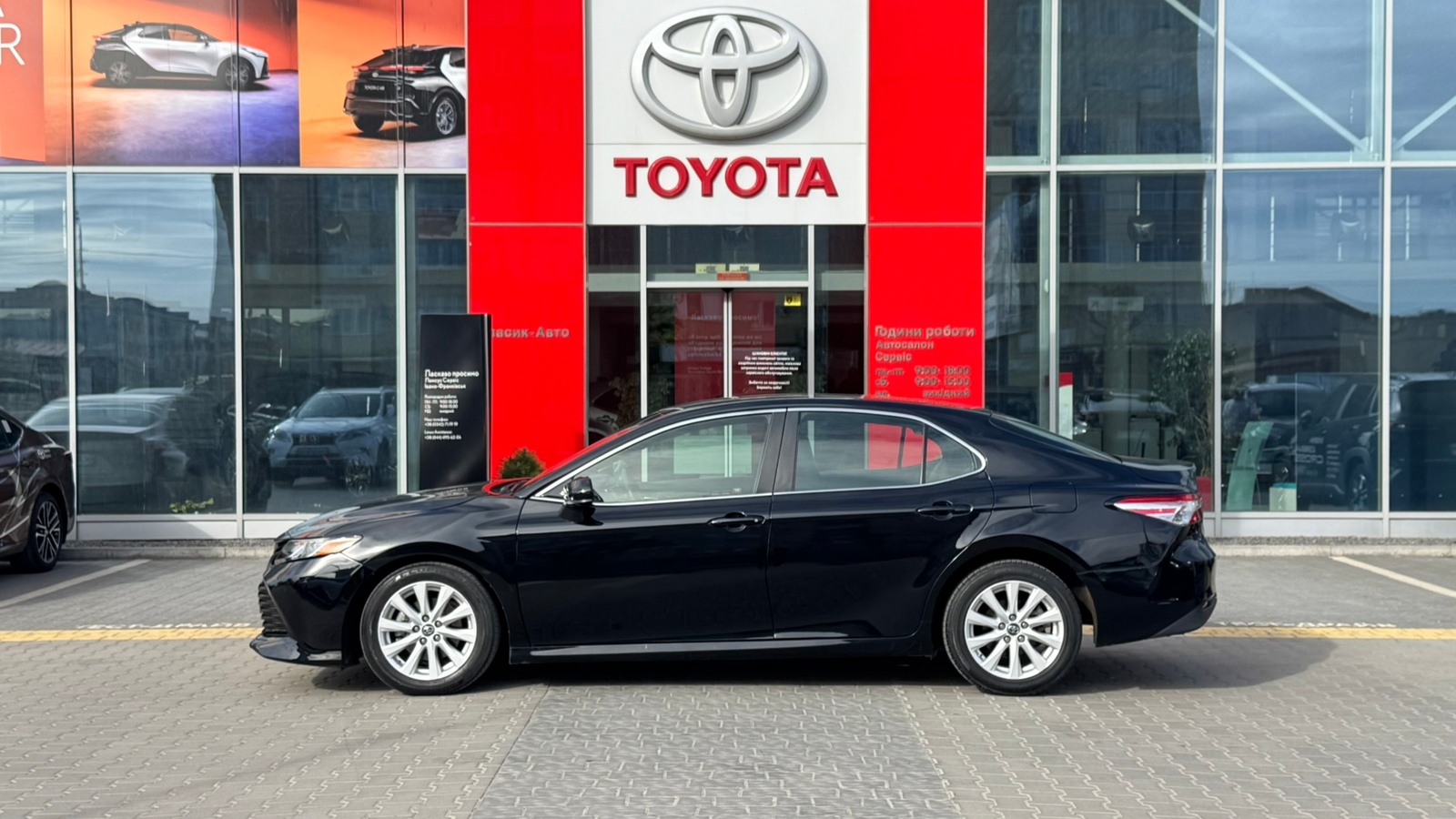 Toyota CAMRY 2018 року з пробігом 59213 км, Седан, Тойота Центр Івано-Франківськ "Класик-Авто", м.Івано-Франківськ - 836000 ГРН | Фото № 3