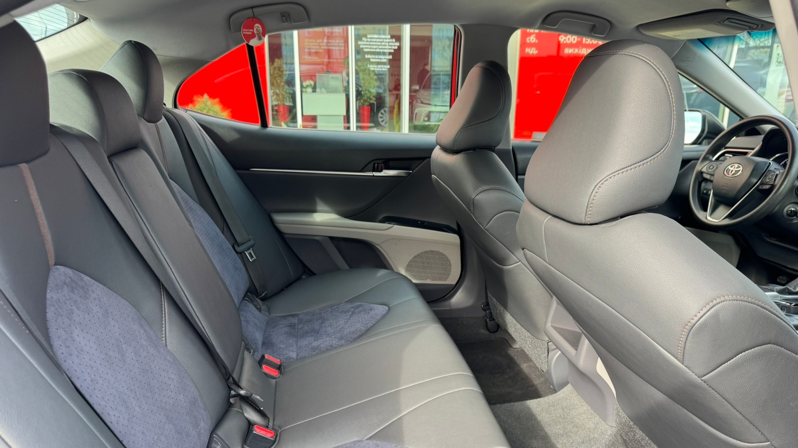 Toyota CAMRY 2018 року з пробігом 59213 км, Седан, Тойота Центр Івано-Франківськ "Класик-Авто", м.Івано-Франківськ - 836000 ГРН | Фото № 7