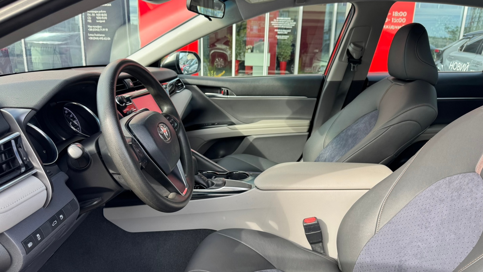 Toyota CAMRY 2018 року з пробігом 59213 км, Седан, Тойота Центр Івано-Франківськ "Класик-Авто", м.Івано-Франківськ - 836000 ГРН | Фото № 12