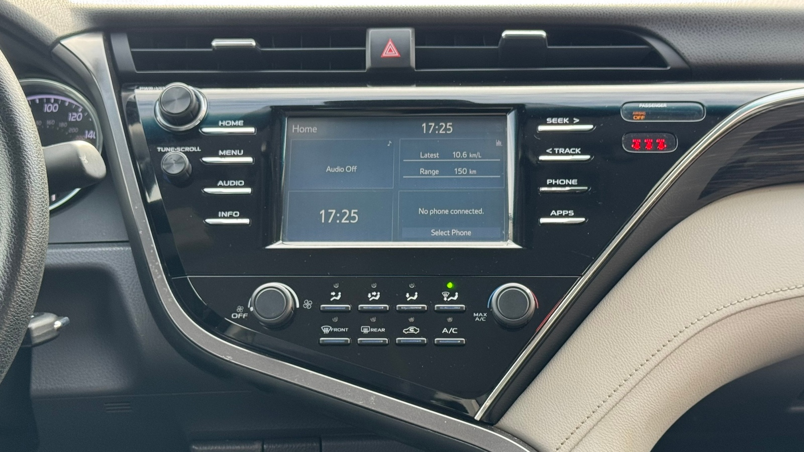 Toyota CAMRY 2018 року з пробігом 59213 км, Седан, Тойота Центр Івано-Франківськ "Класик-Авто", м.Івано-Франківськ - 836000 ГРН | Фото № 14