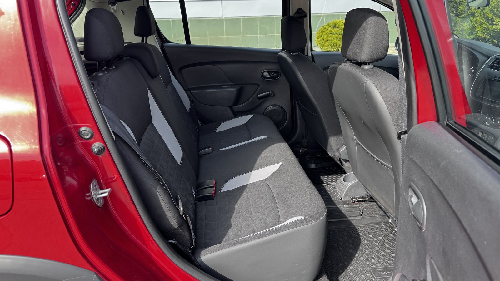 Інші авто RENAULT Stepway 2014 року, Хетчбек, Тойота Центр Чернівці "Олімп-Моторс", м.Чернівці | Фото № 7 Інші авто RENAULT Stepway 2014 року з пробігом 132342 км, Хетчбек, Тойота Центр Чернівці "Олімп-Моторс", м.Чернівці - 350000 ГРН | Фото № 7