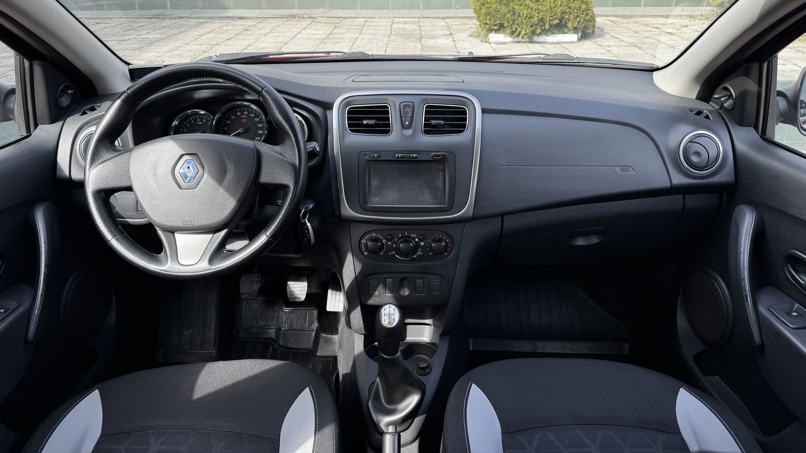 Інші авто RENAULT Stepway 2014 року, Хетчбек, Тойота Центр Чернівці "Олімп-Моторс", м.Чернівці | Фото № 8 Інші авто RENAULT Stepway 2014 року з пробігом 132342 км, Хетчбек, Тойота Центр Чернівці "Олімп-Моторс", м.Чернівці - 350000 ГРН | Фото № 8