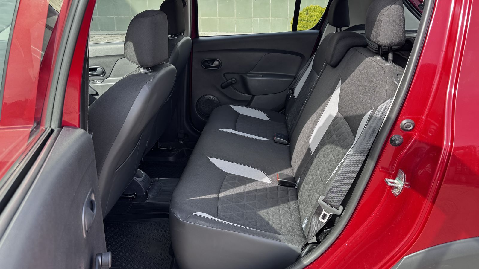 Інші авто RENAULT Stepway 2014 року, Хетчбек, Тойота Центр Чернівці "Олімп-Моторс", м.Чернівці | Фото № 11 Інші авто RENAULT Stepway 2014 року з пробігом 132342 км, Хетчбек, Тойота Центр Чернівці "Олімп-Моторс", м.Чернівці - 350000 ГРН | Фото № 11