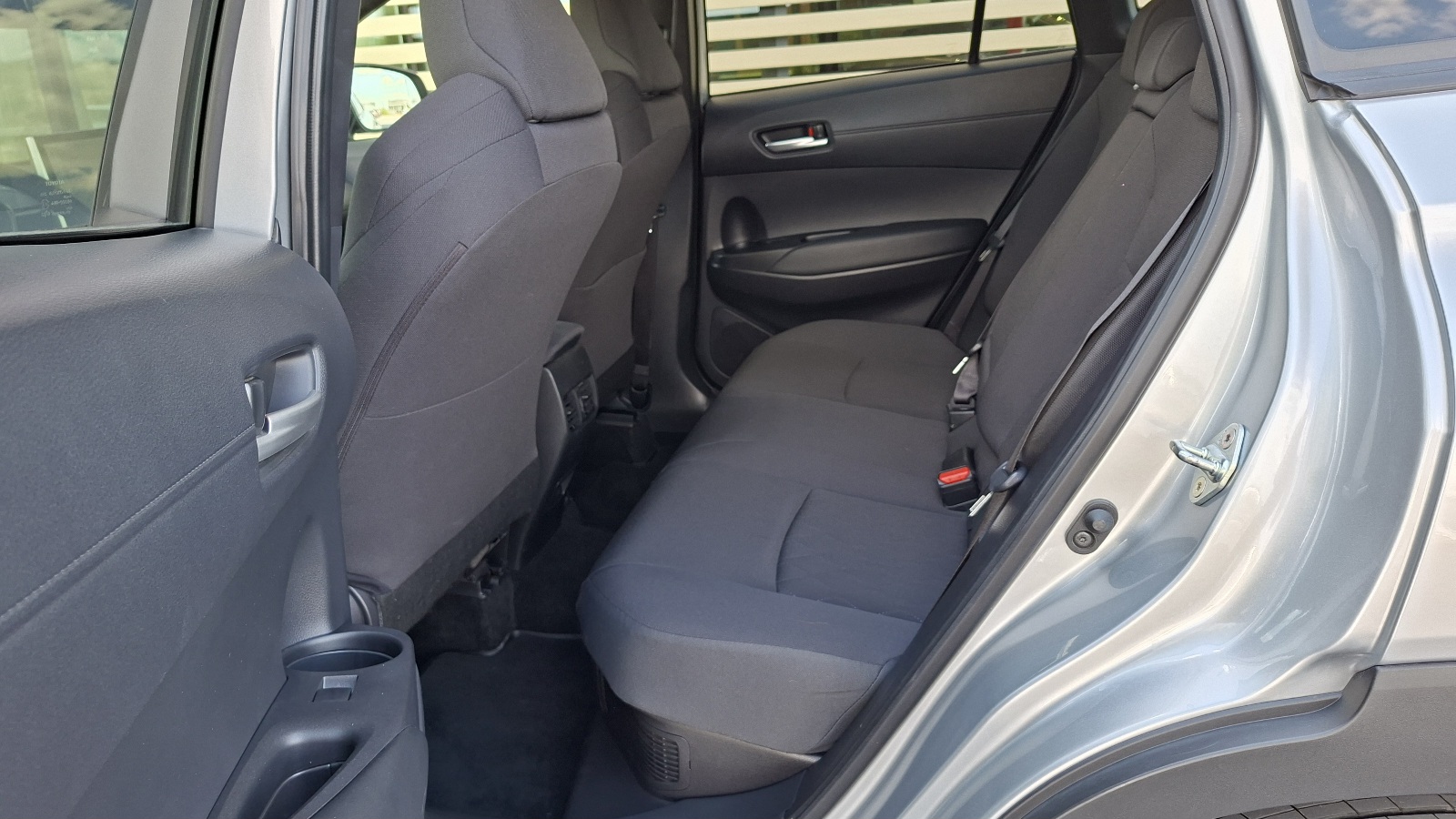 Toyota COROLLA CROSS 2024 року з пробігом 23611 км, Універсал, Тойота Центр Ужгород "Карат Мотор", м.Ужгородський район, с. Баранинці - 1450000 ГРН | Фото № 11