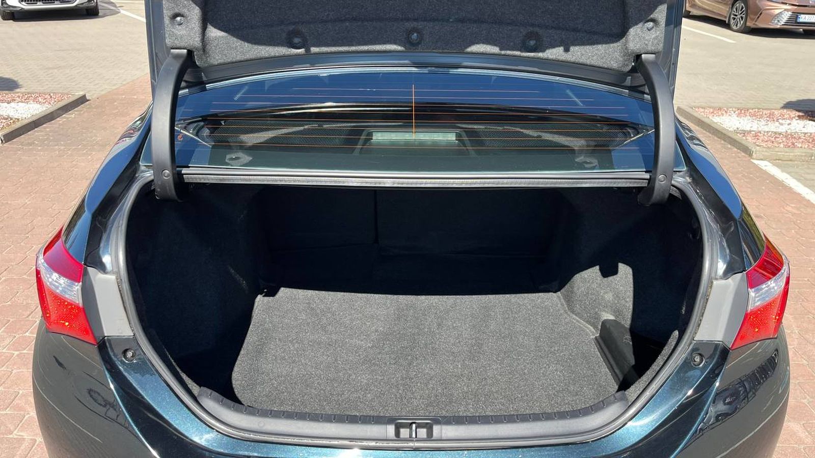 Toyota COROLLA 2014 року з пробігом 85997 км, Седан, Тойота Центр Хмельницький "Гранд Мотор", м.Хмельницький - 462000 ГРН | Фото № 10