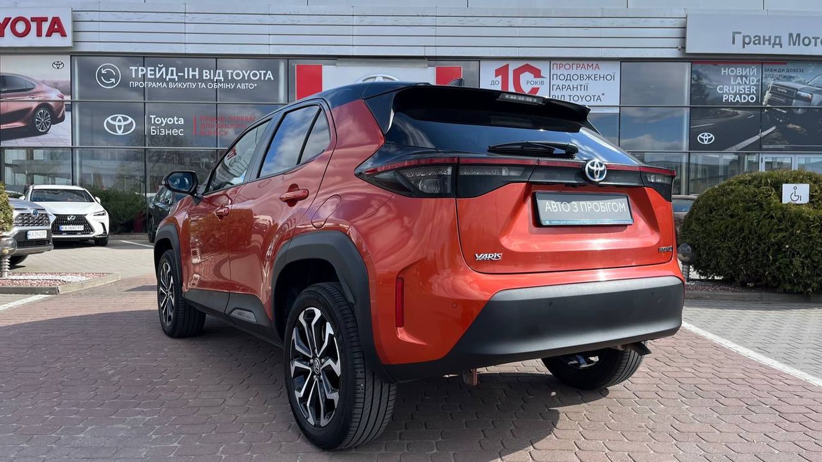Toyota YARIS CROSS 2023 року з пробігом 39454 км, Хетчбек, Тойота Центр Хмельницький "Гранд Мотор", м.Хмельницький - 1218000 ГРН | Фото № 2