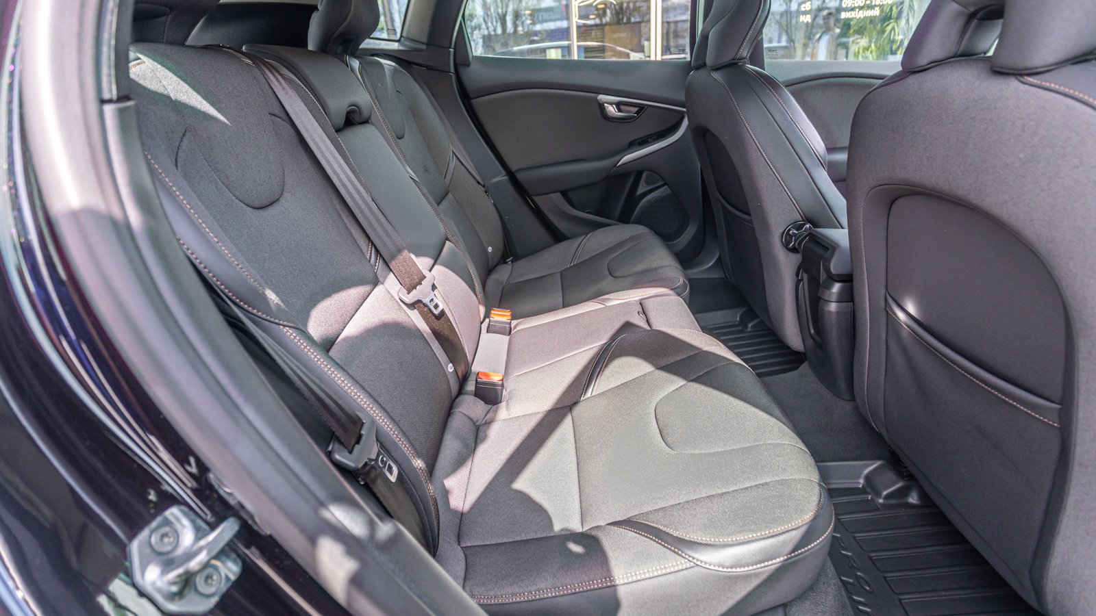 Інші авто VOLVO V40 2017 року з пробігом 118745 км, Хетчбек, Тойота Центр Дніпро "Алмаз Мотор" на Запорізькому шосе, м.Дніпро - 815000 ГРН | Фото № 7