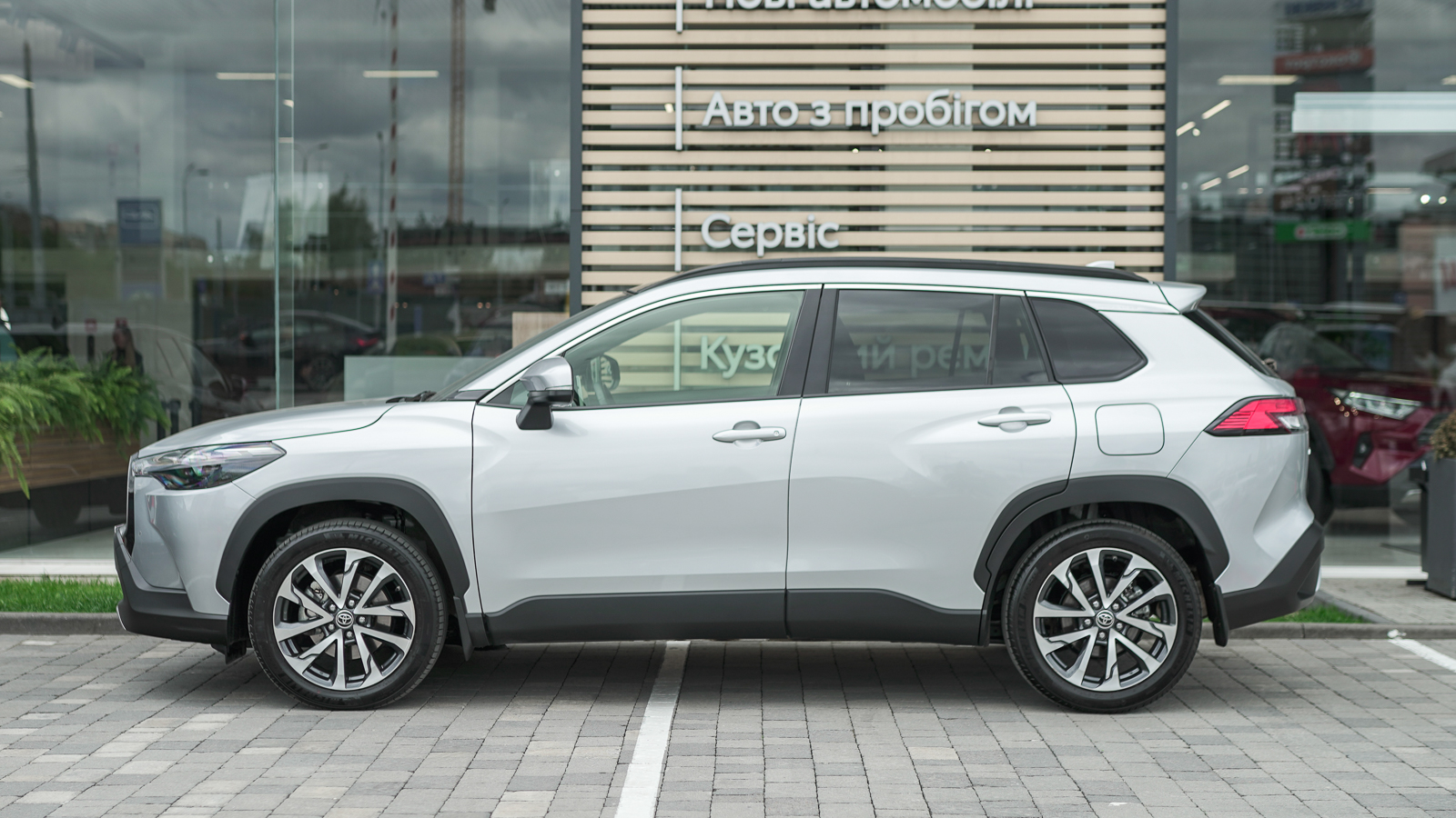Toyota COROLLA CROSS 2023 року з пробігом 26107 км, Універсал, Тойота Центр Львів "Діамант", м.Львів - 1587600 ГРН | Фото № 3