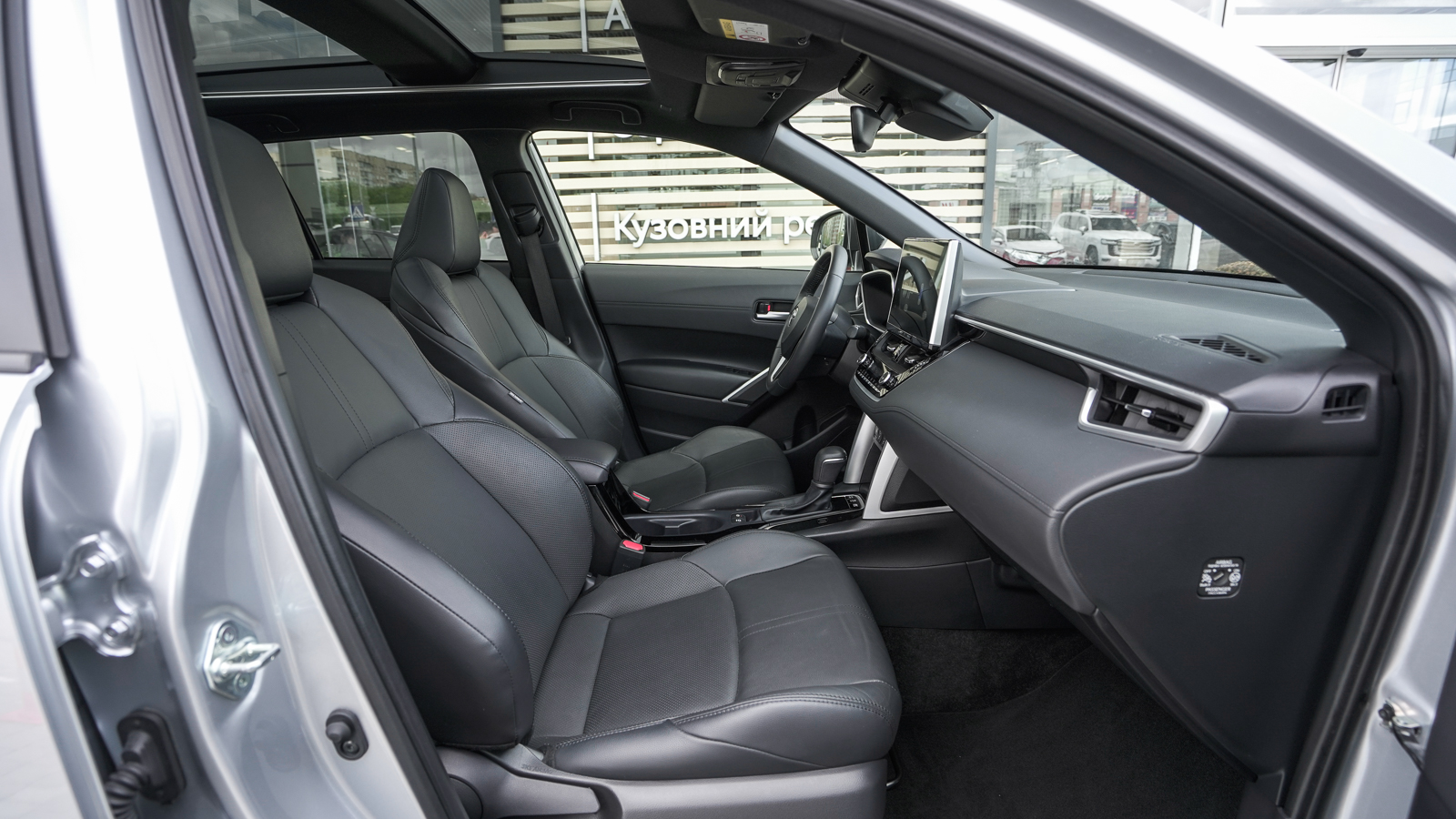 Toyota COROLLA CROSS 2023 року з пробігом 26107 км, Універсал, Тойота Центр Львів "Діамант", м.Львів - 1587600 ГРН | Фото № 6